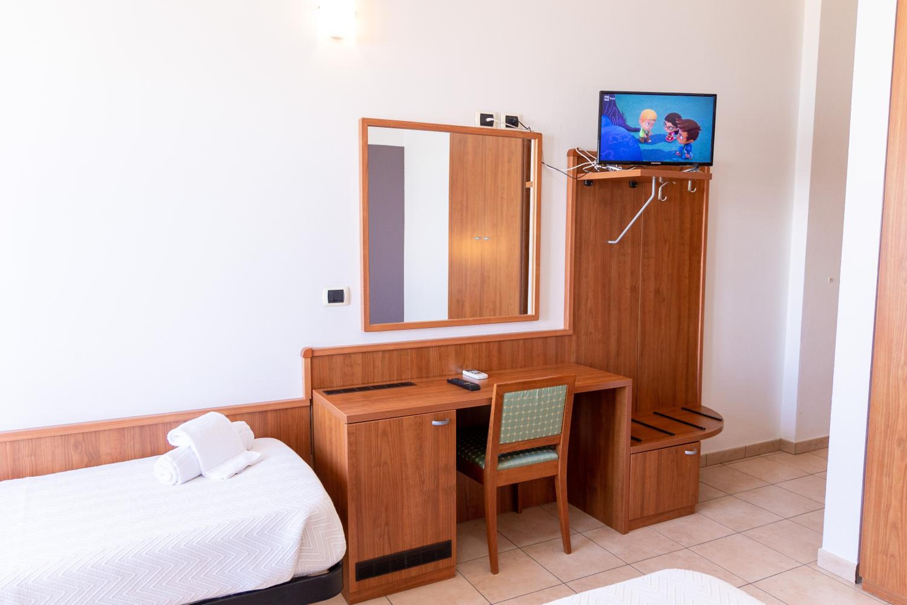 Triple Room with Side Sea View