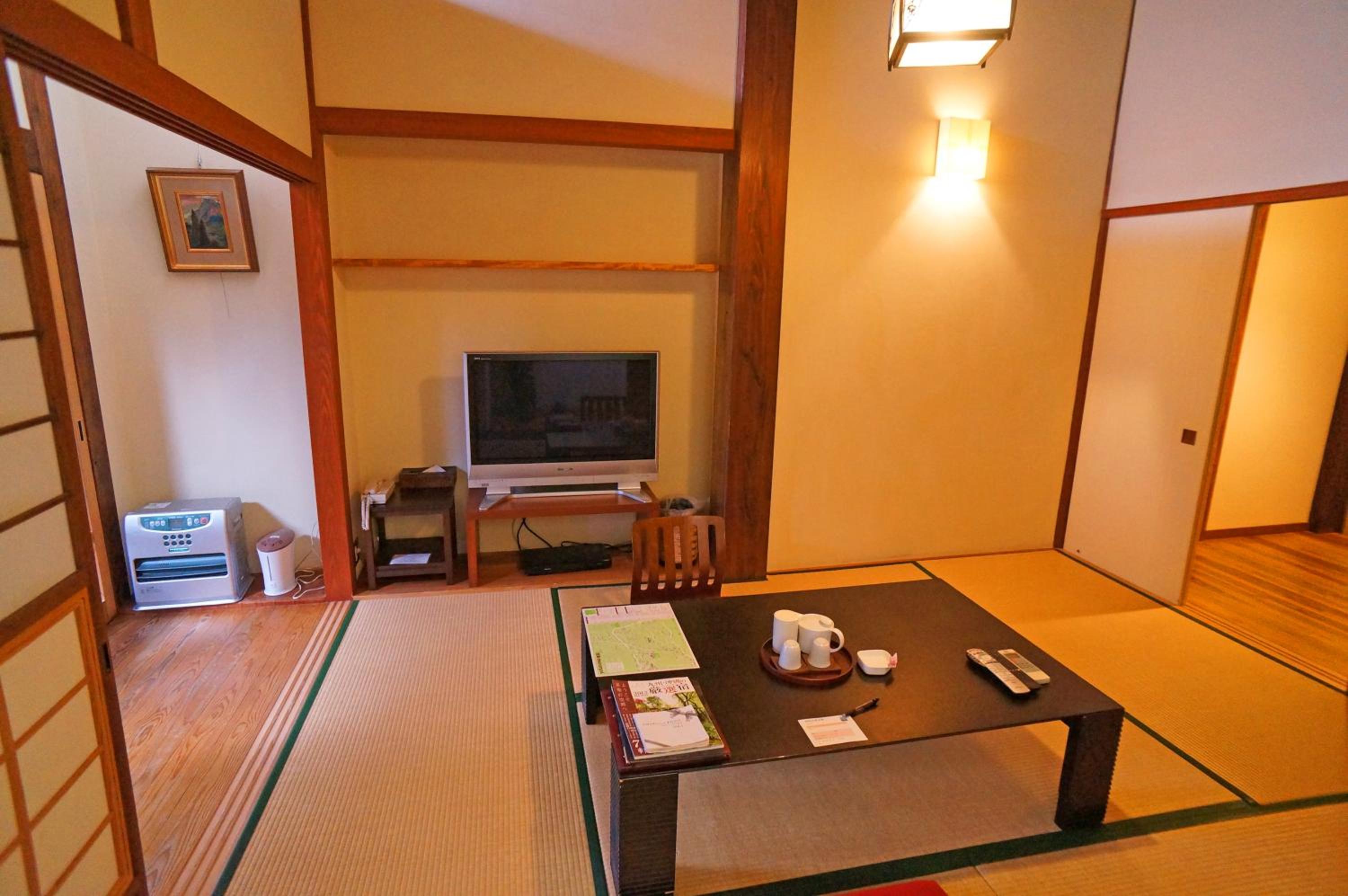 Japanese-Style Standard Twin Room - Adult Only photo 2