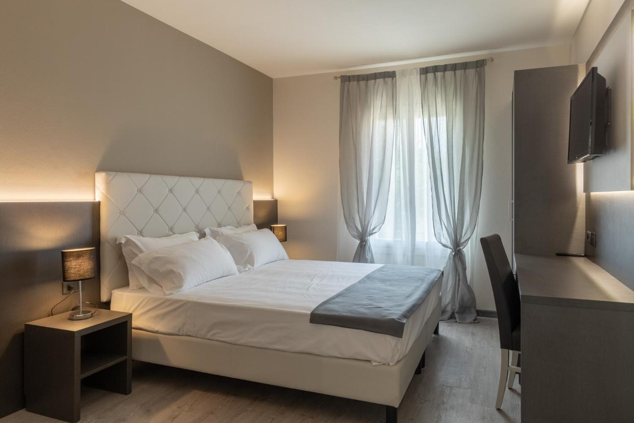 Superior Double or Twin Room with Garden View - Photo 1
