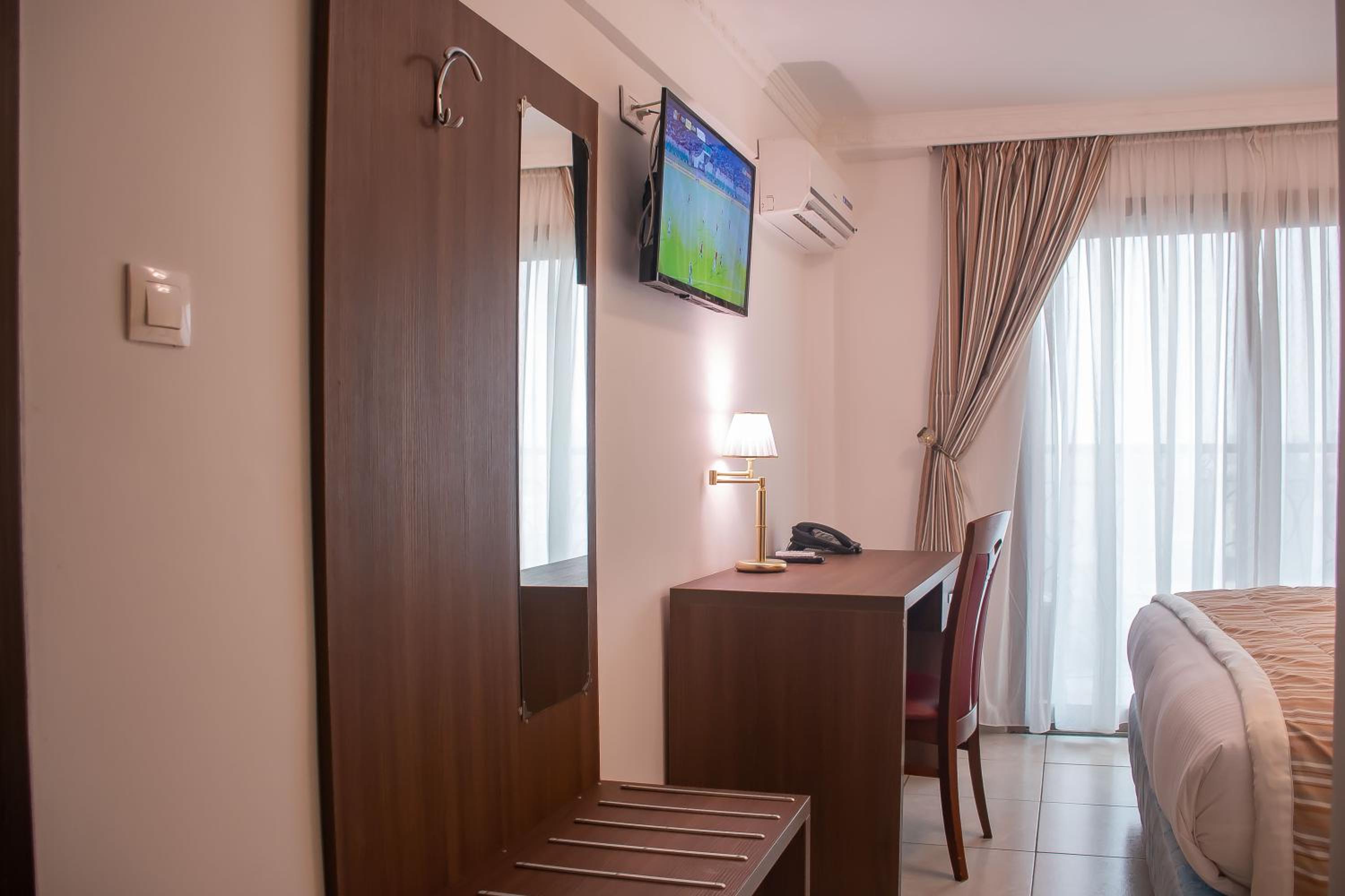 Junior Suite with Balcony photo 3