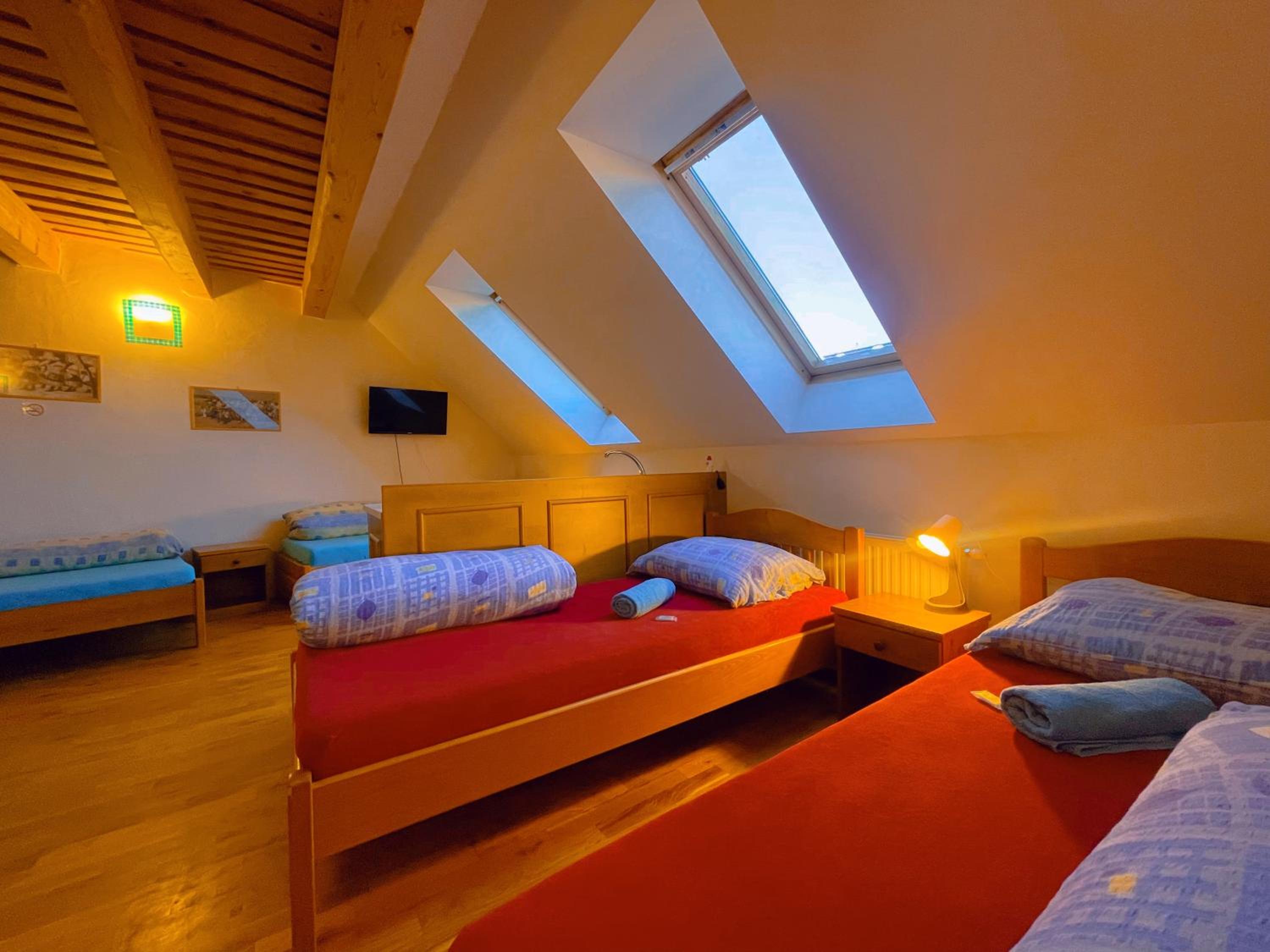 Economy Quadruple Room photo 3