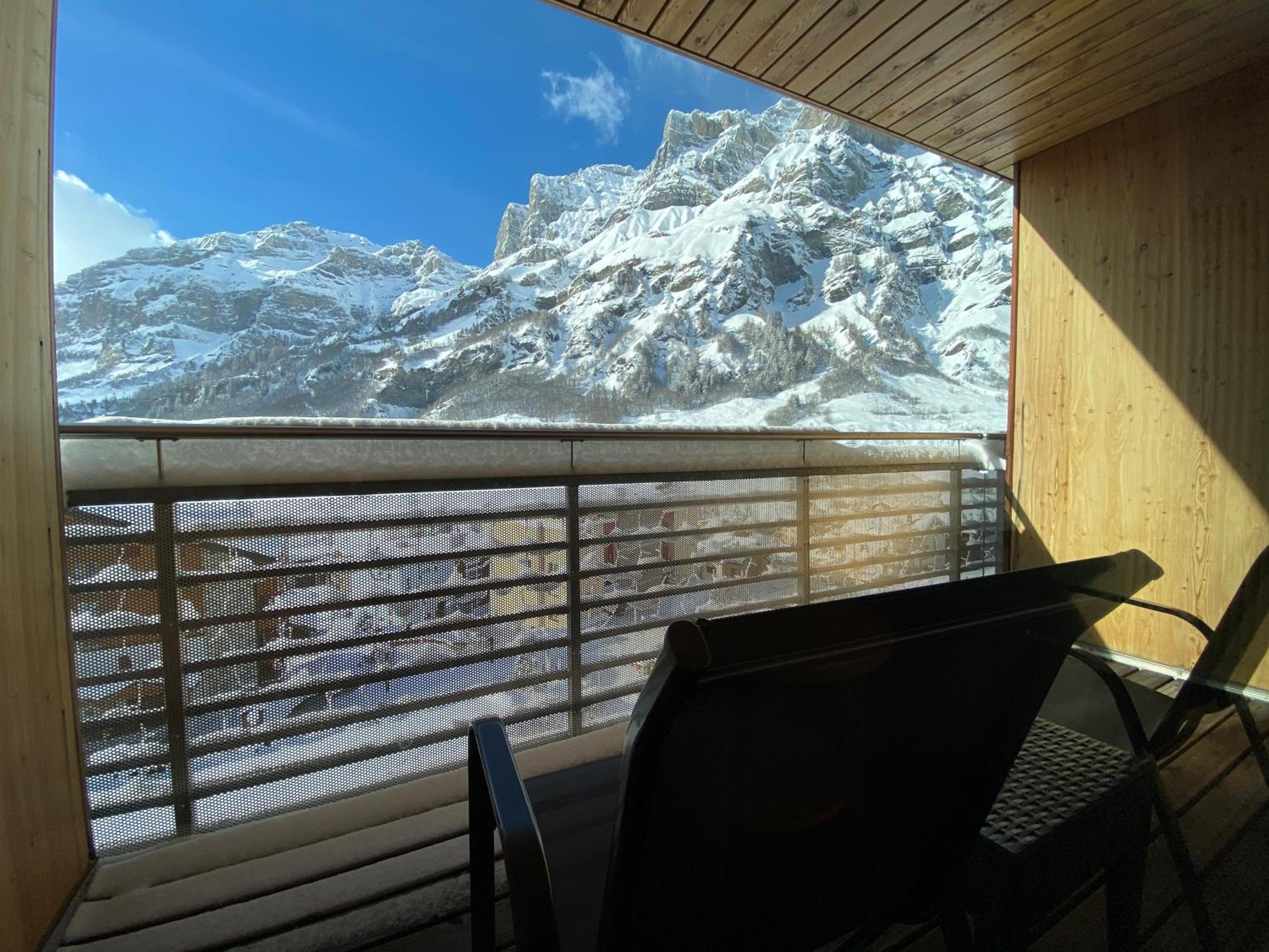 Superior Room with 2 Single Beds and Balcony - Photo 5