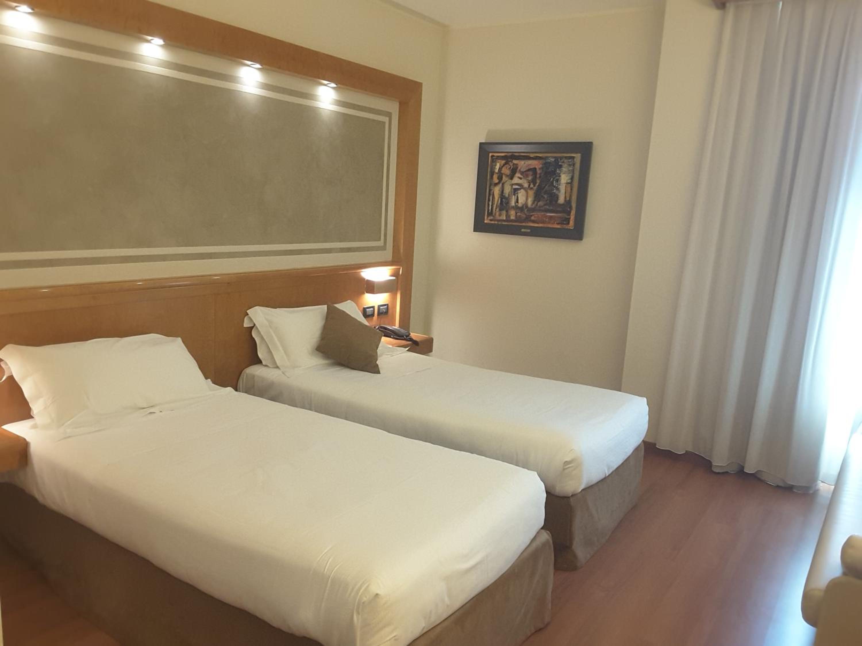 Superior Twin Room - Photo 3