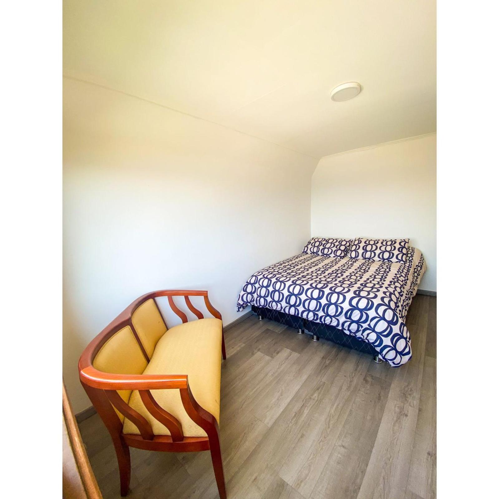 Double Room with Shared Bathroom photo 2