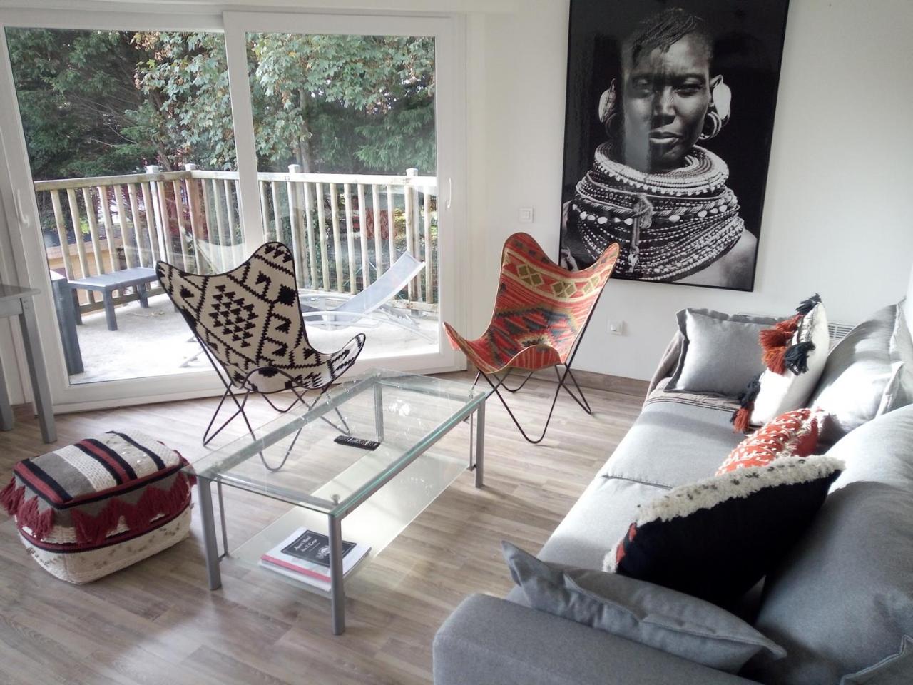 Apartment with Terrace photo 2