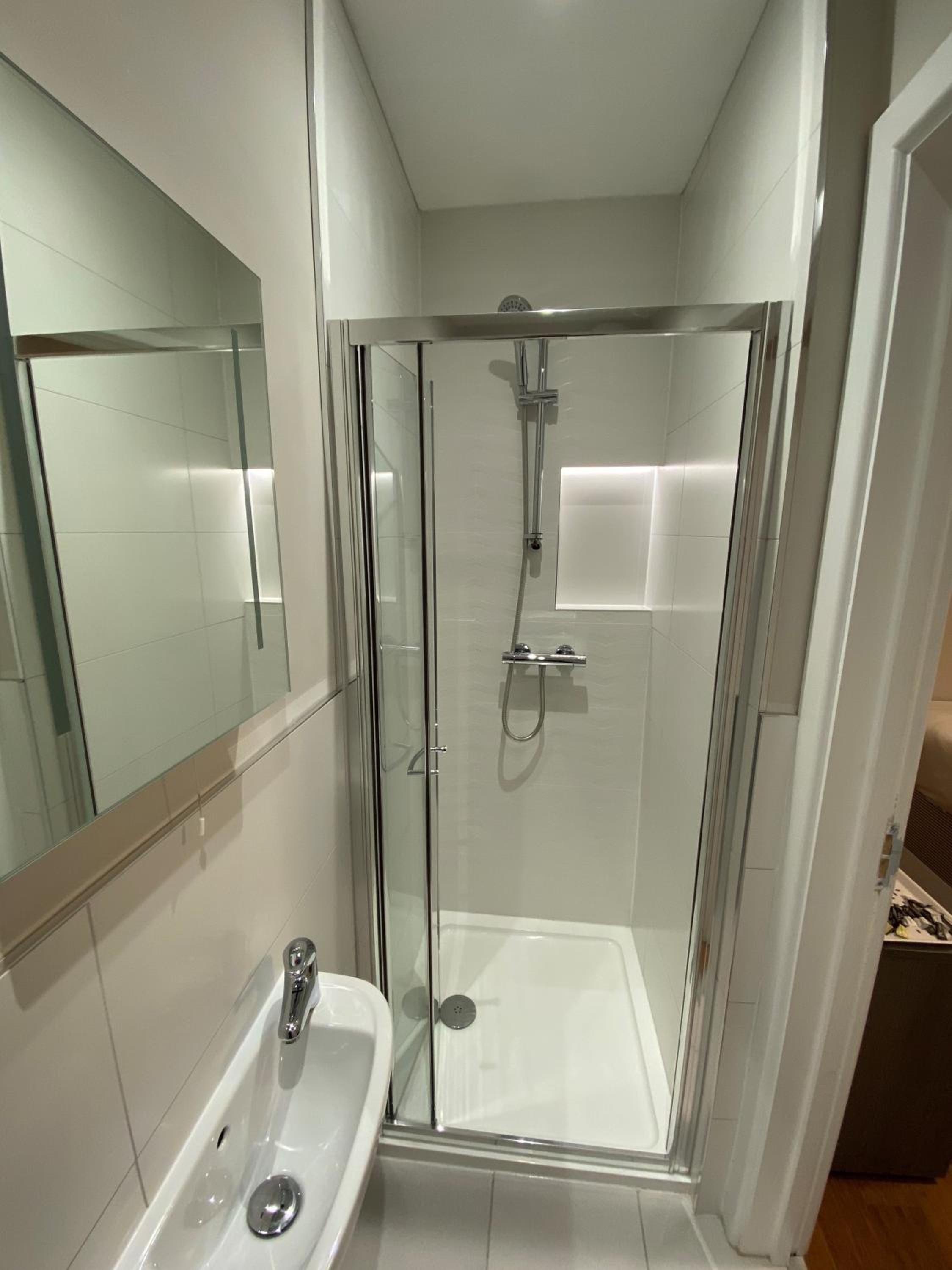 Twin Room - Photo 3