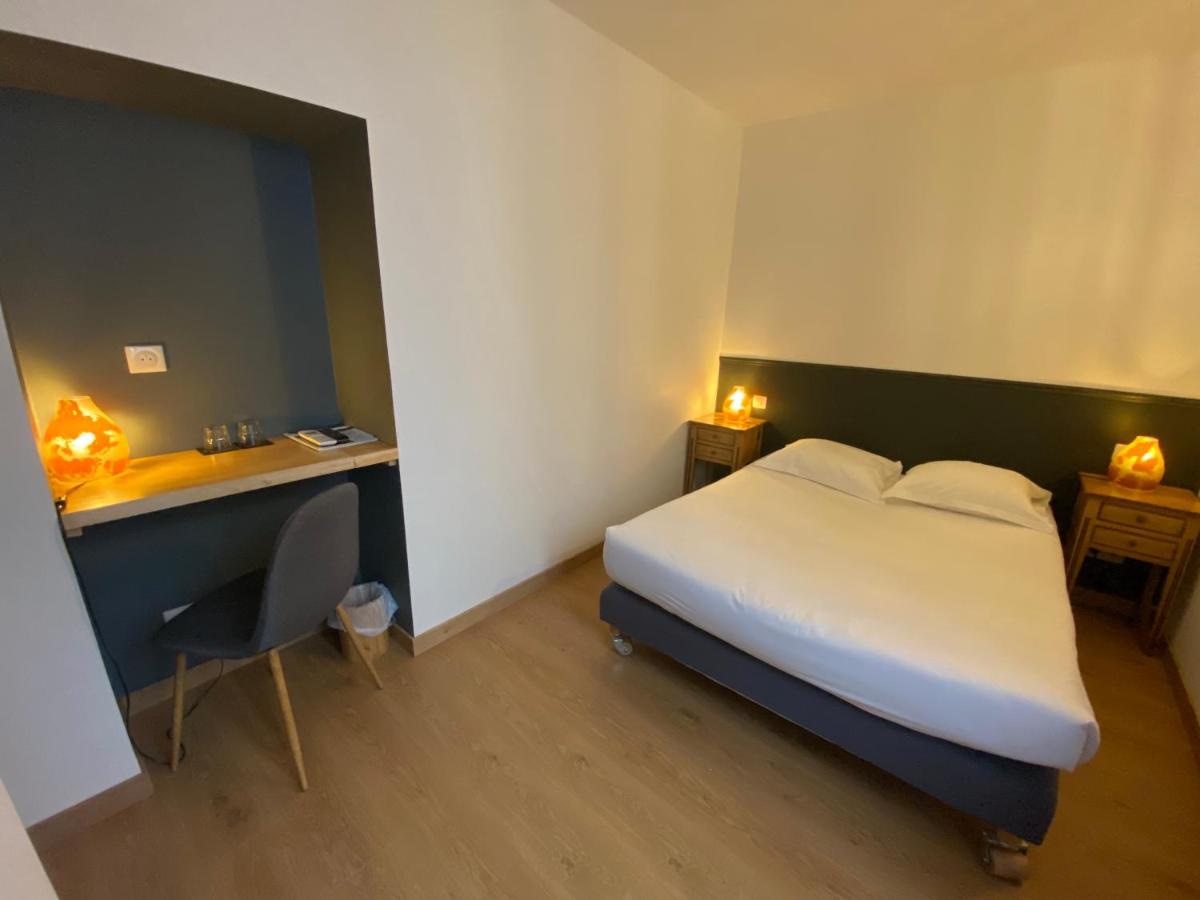 Budget Double Room photo 3