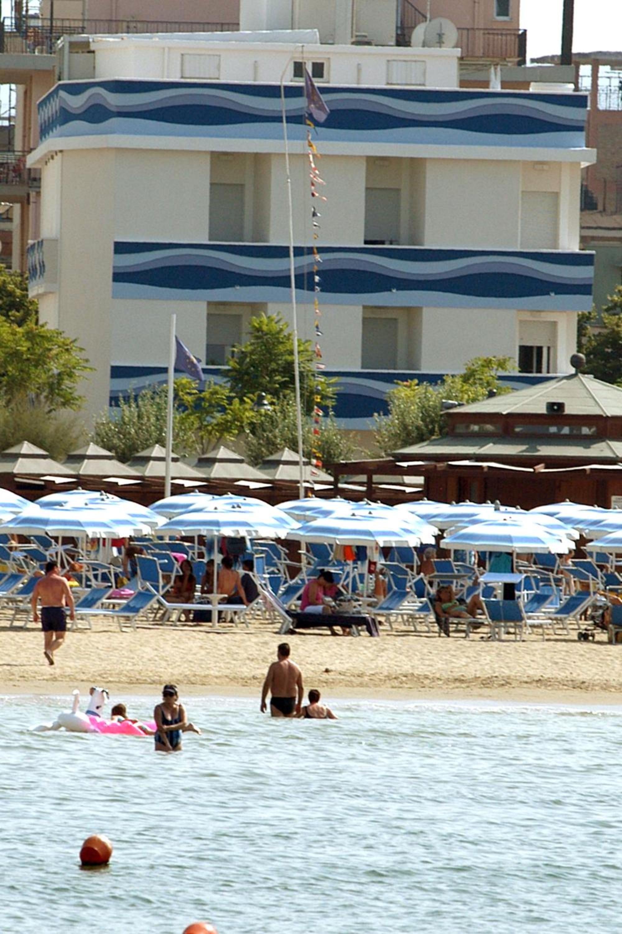 Double or Twin Room with Sea View - Photo 2