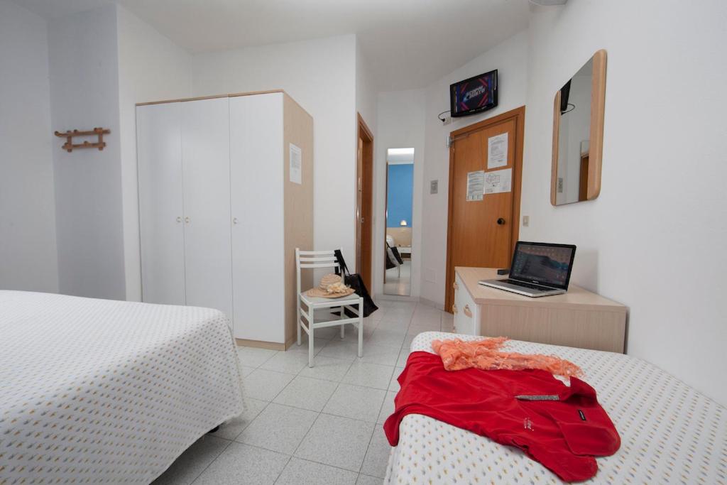 Comfort Triple Room photo 3