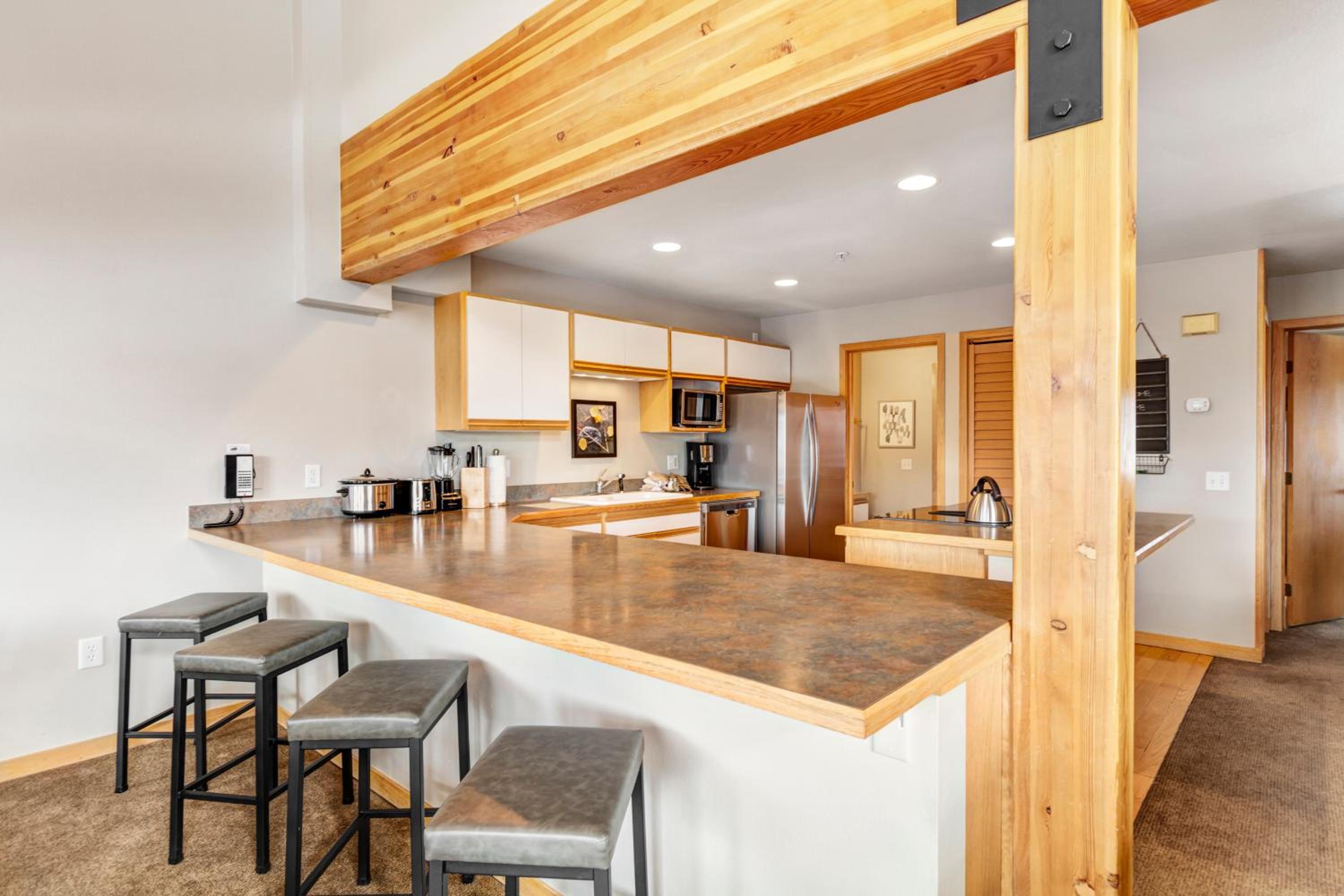 One-Bedroom Apartment - Photo 7