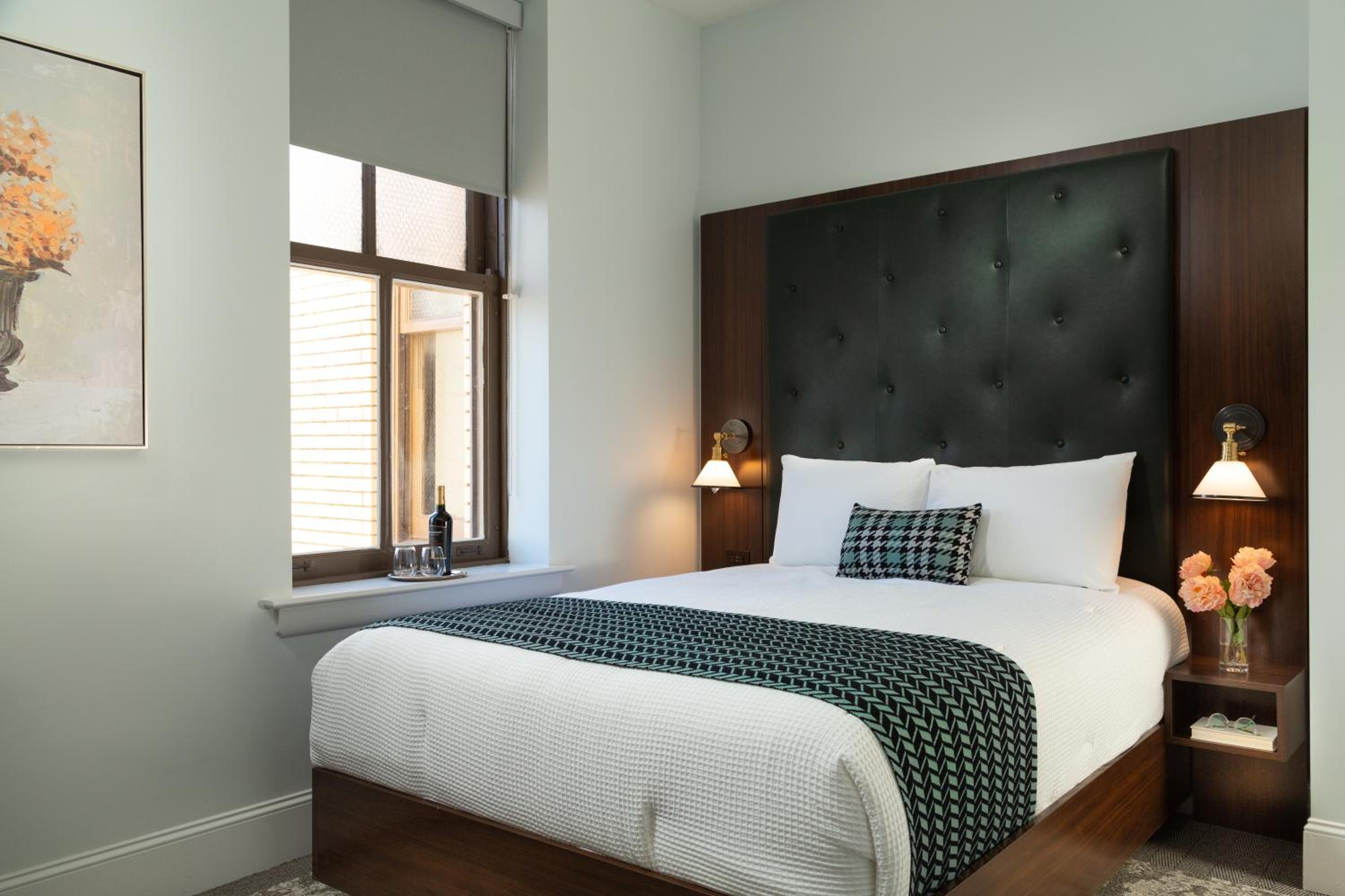 Queen Room - Photo 6