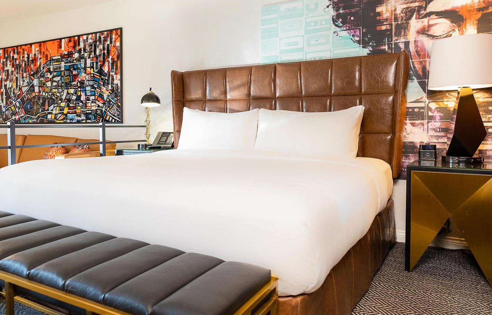 Deluxe King Suite - Photo 3