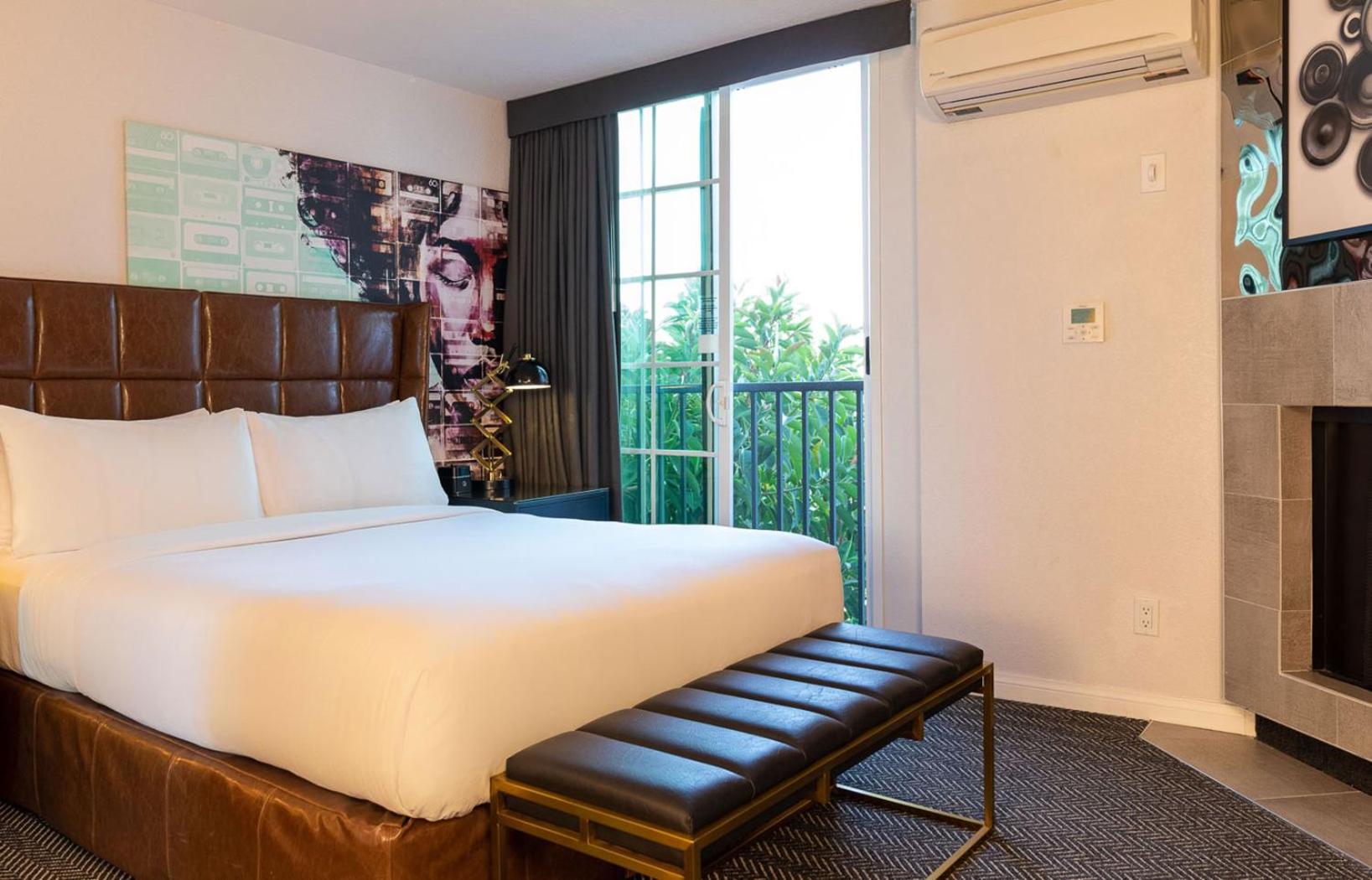 Deluxe Queen Suite - Photo 5