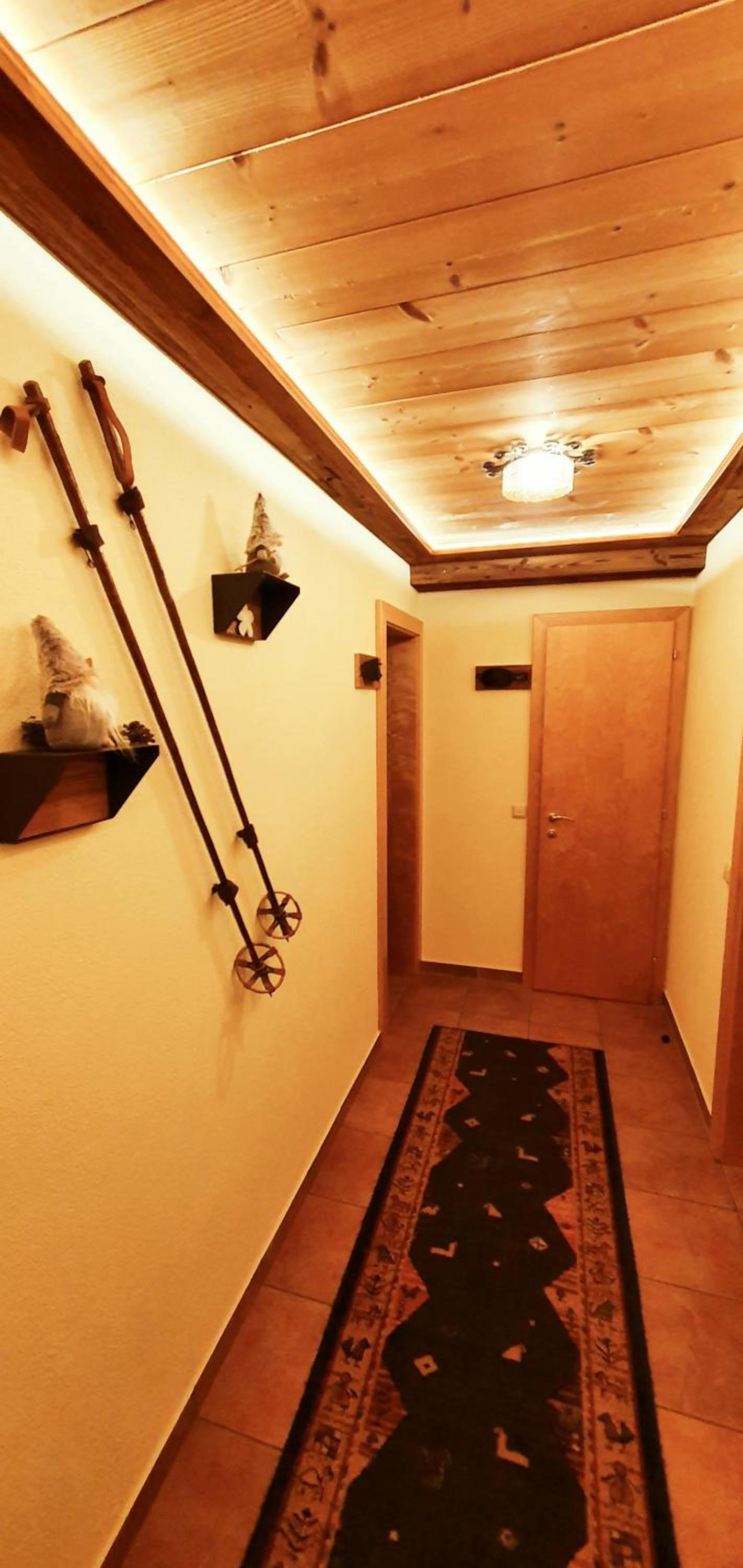 Apartment with Mountain View photo 3