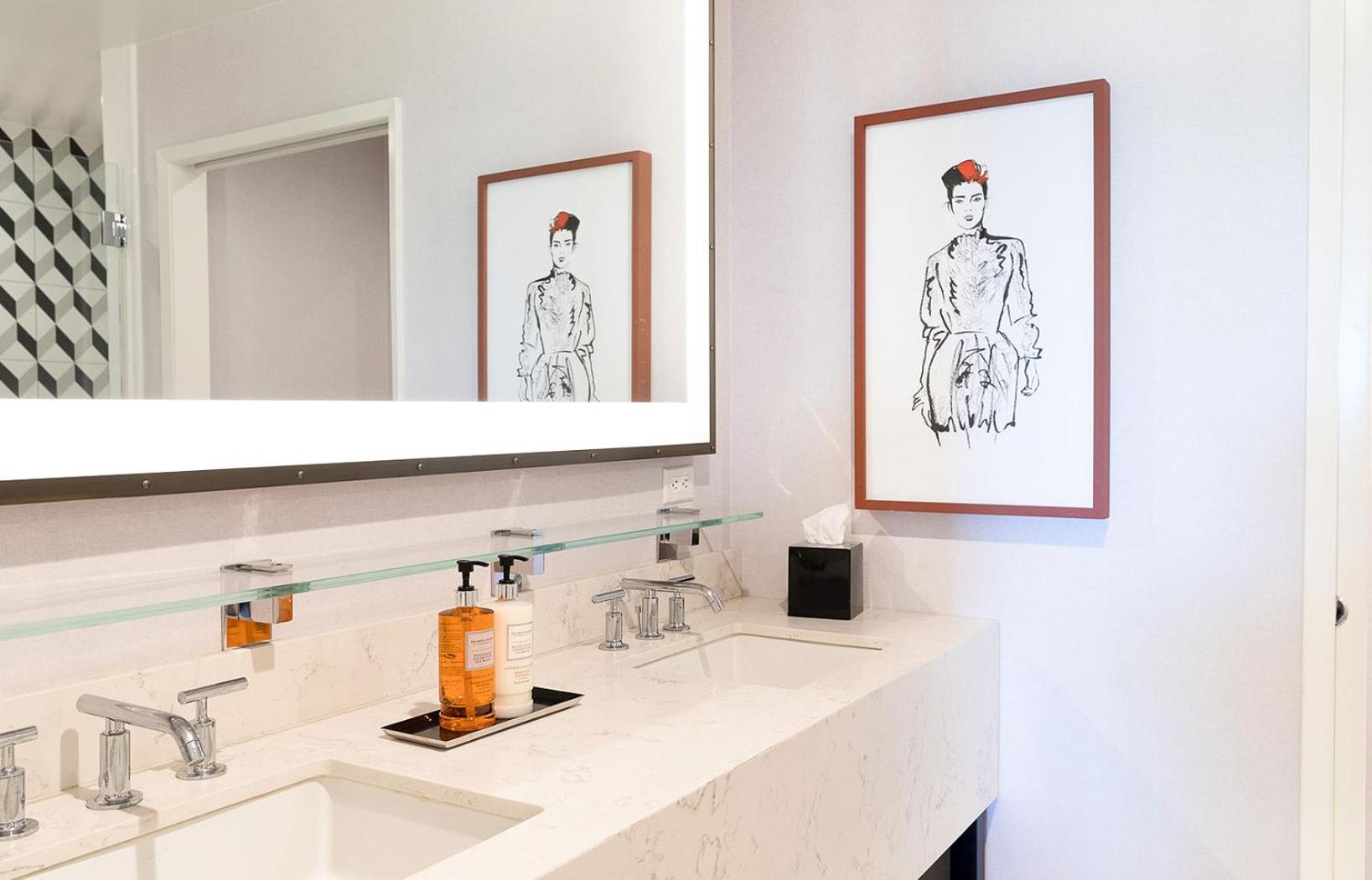 Deluxe King Suite - Photo 6