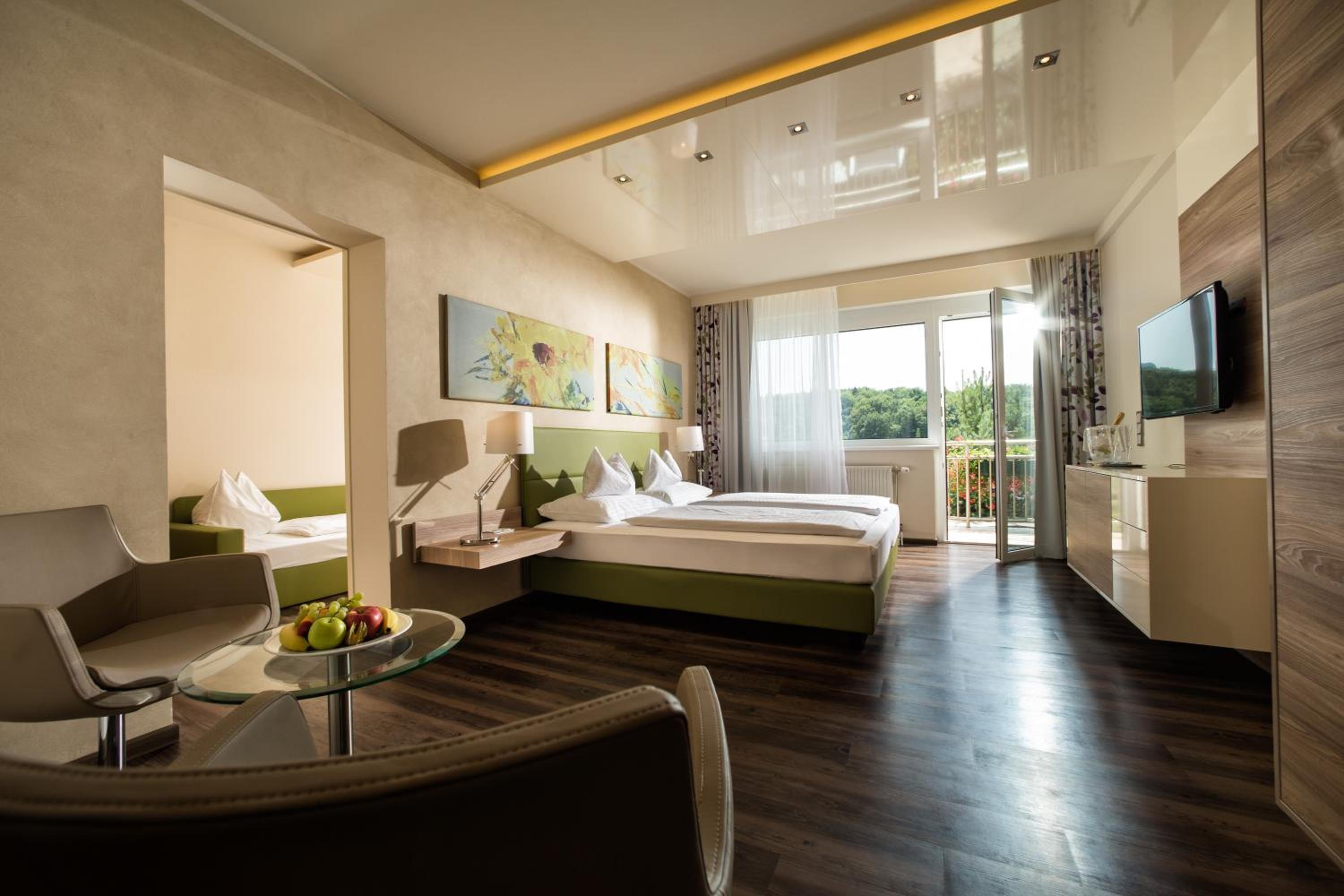 Family Room with Thermal Bath Access photo 1