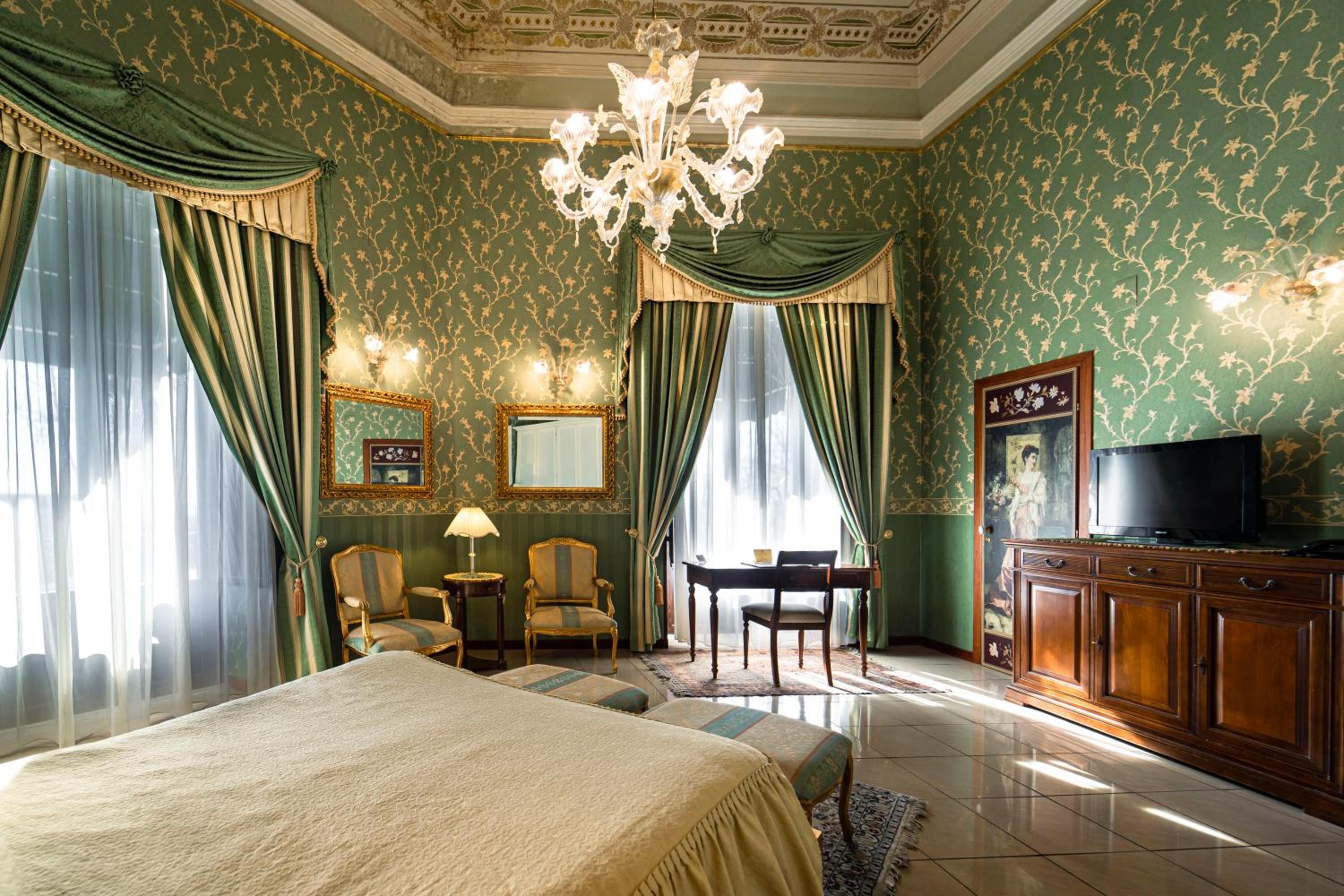 Deluxe Double Room photo 3