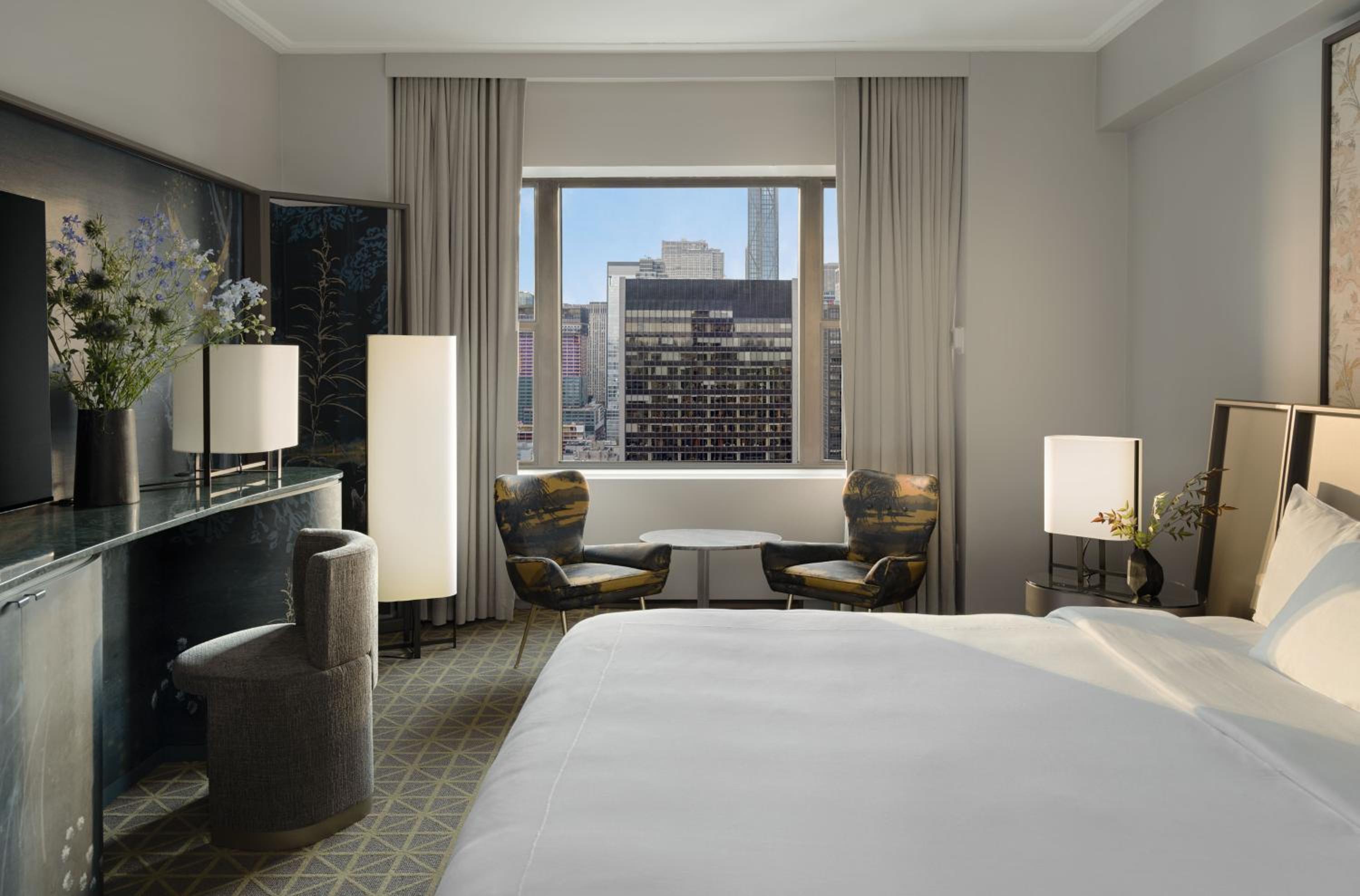 One-Bedroom Suite thumbnail 6