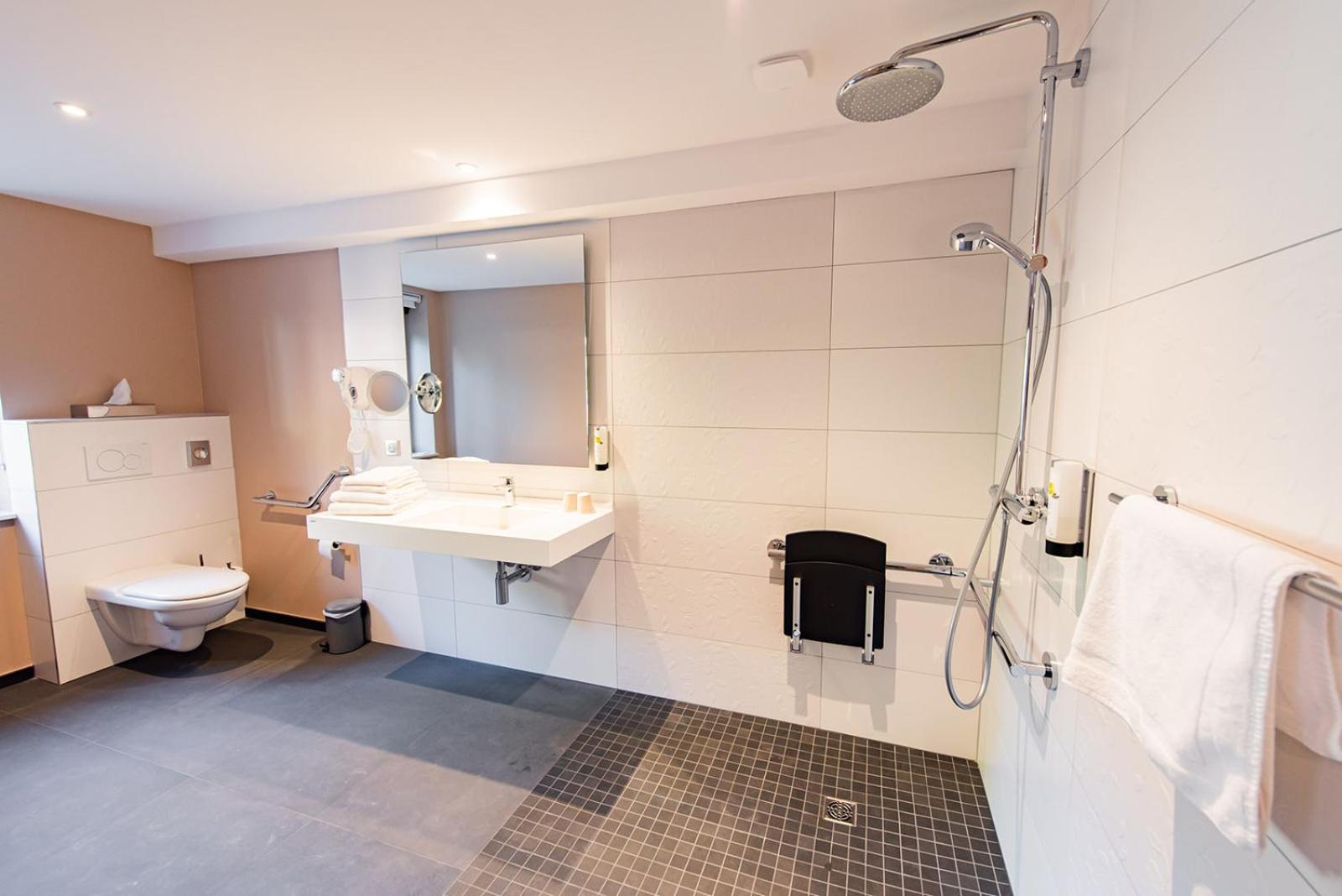Double Room - Disability Access photo 2