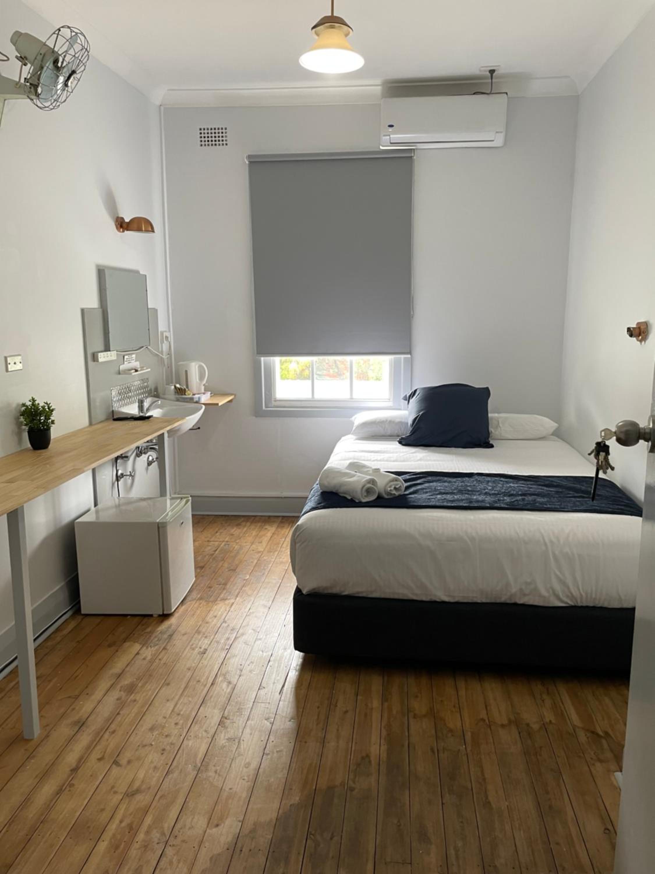 Economy Double Room with Shared Bathroom photo 1