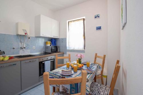 Apartment 3 photo 1