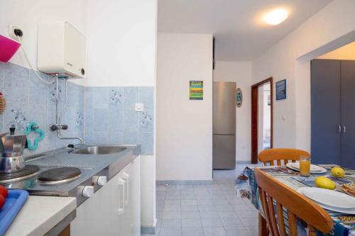 Apartment 1 photo 2