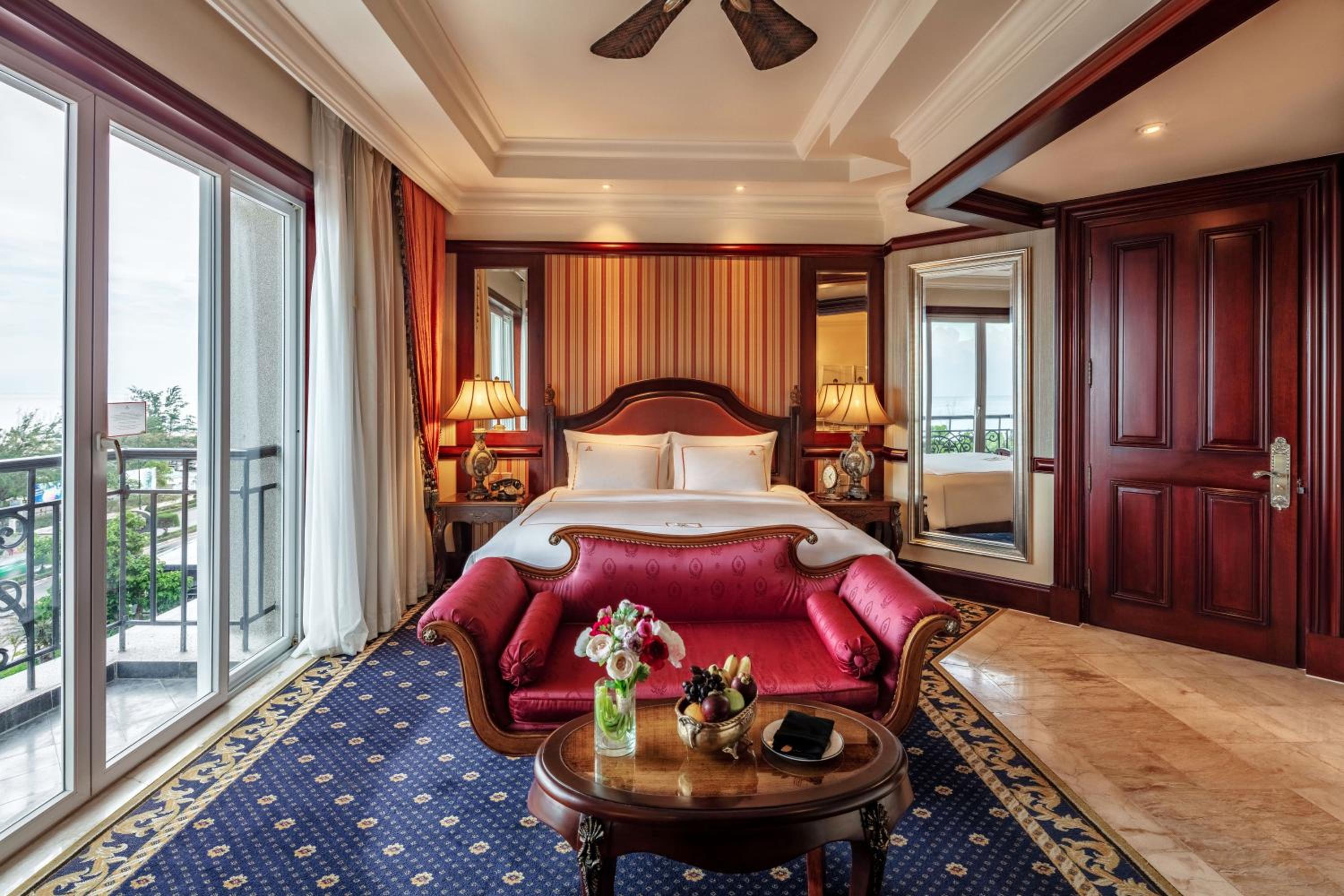 Heritage Deluxe King Oceanview - Photo 5