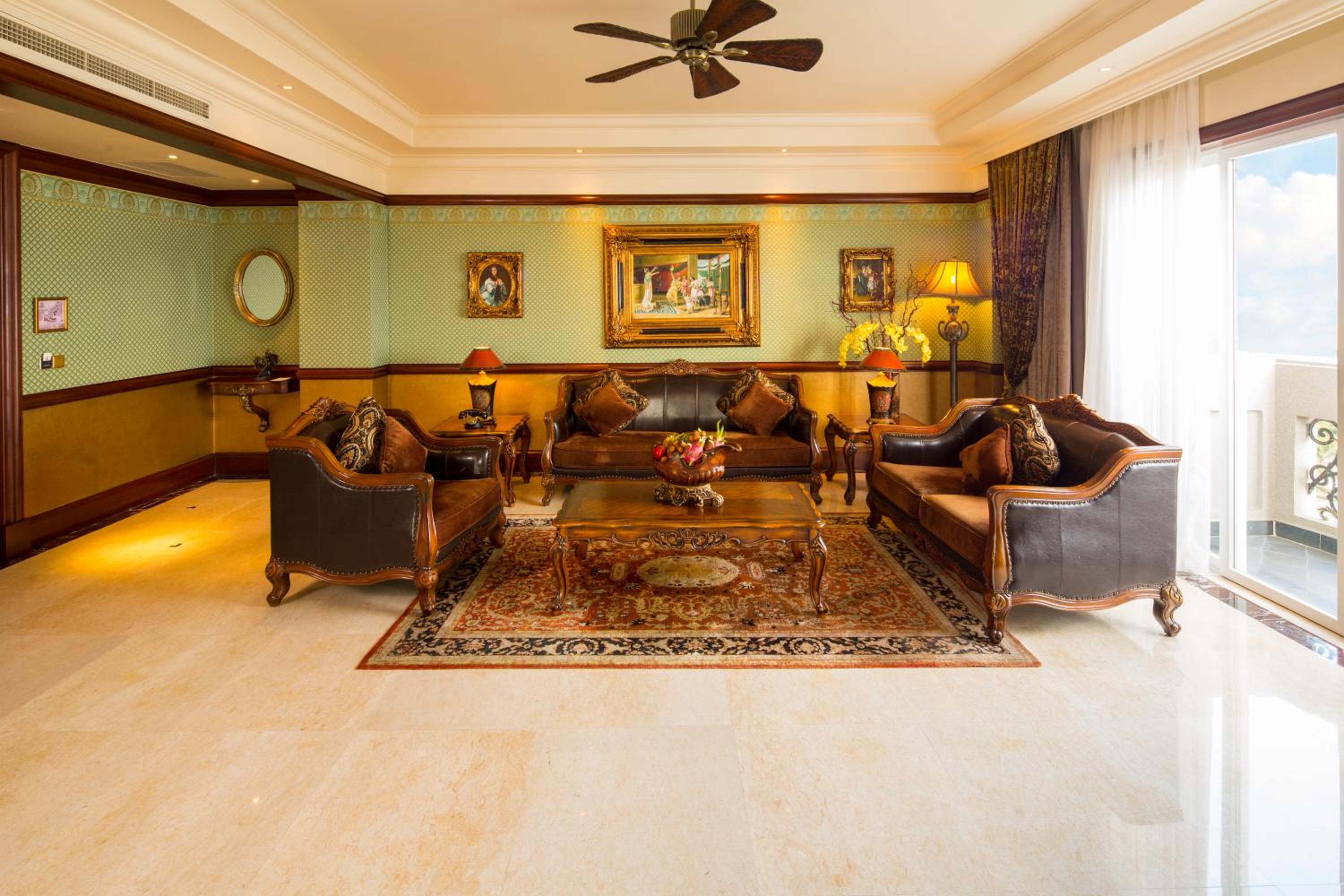 Heritage Imperial Suite - Photo 1