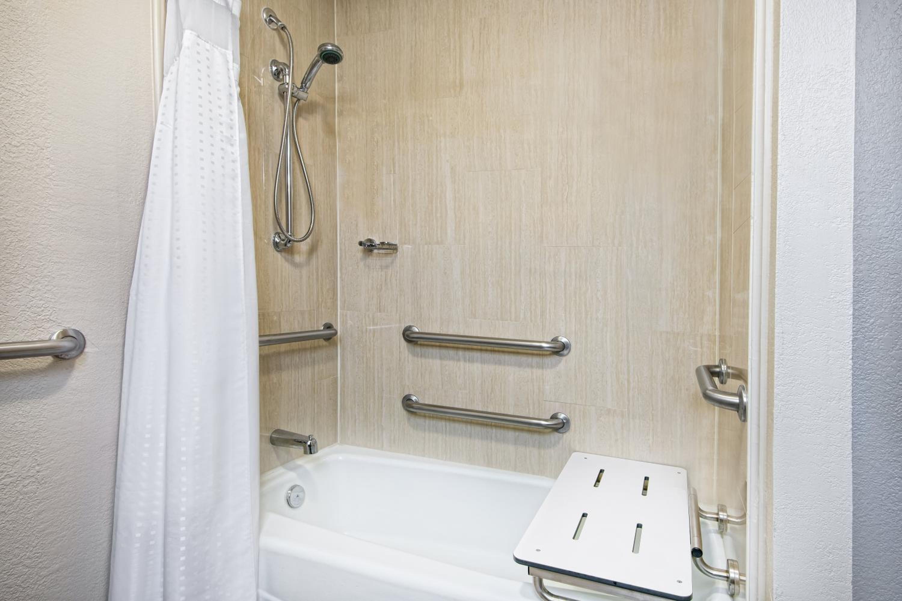 King Room - Mobility Access/Hearing Accessible - Photo 2