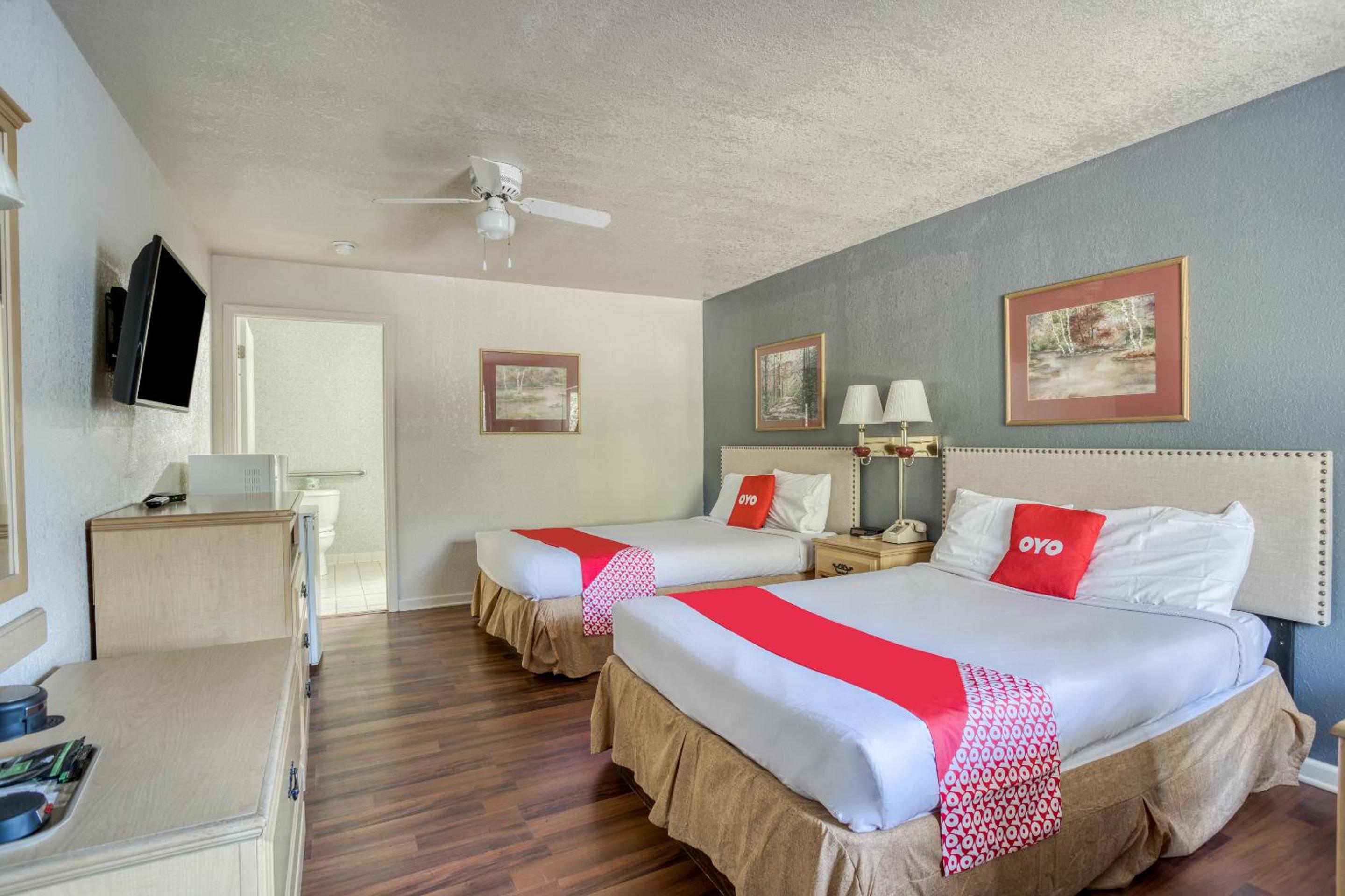 Premium 2 Queen Bed with Kitchenette photo 1