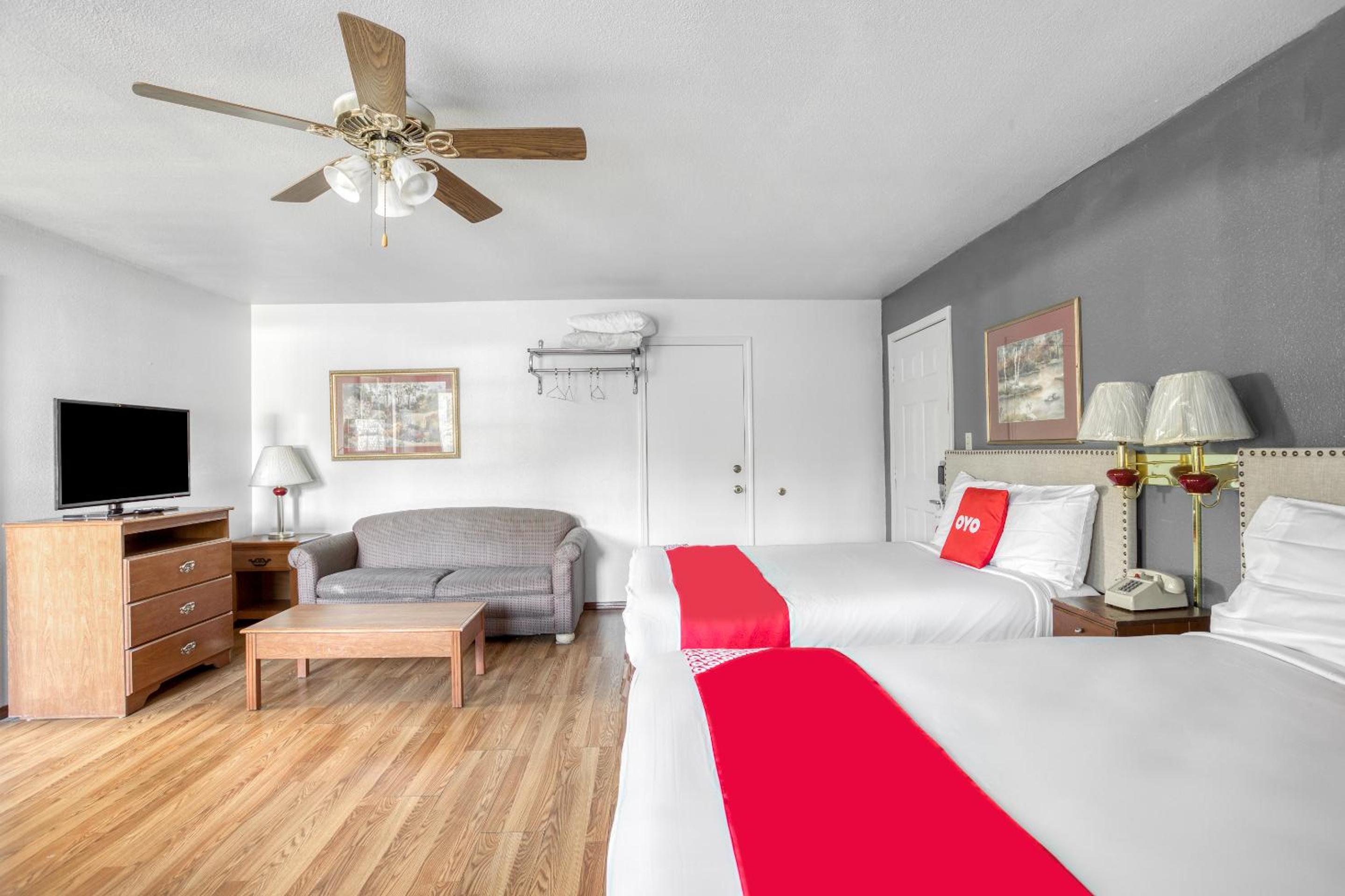 Premium 2 Queen Bed Smoking photo 2