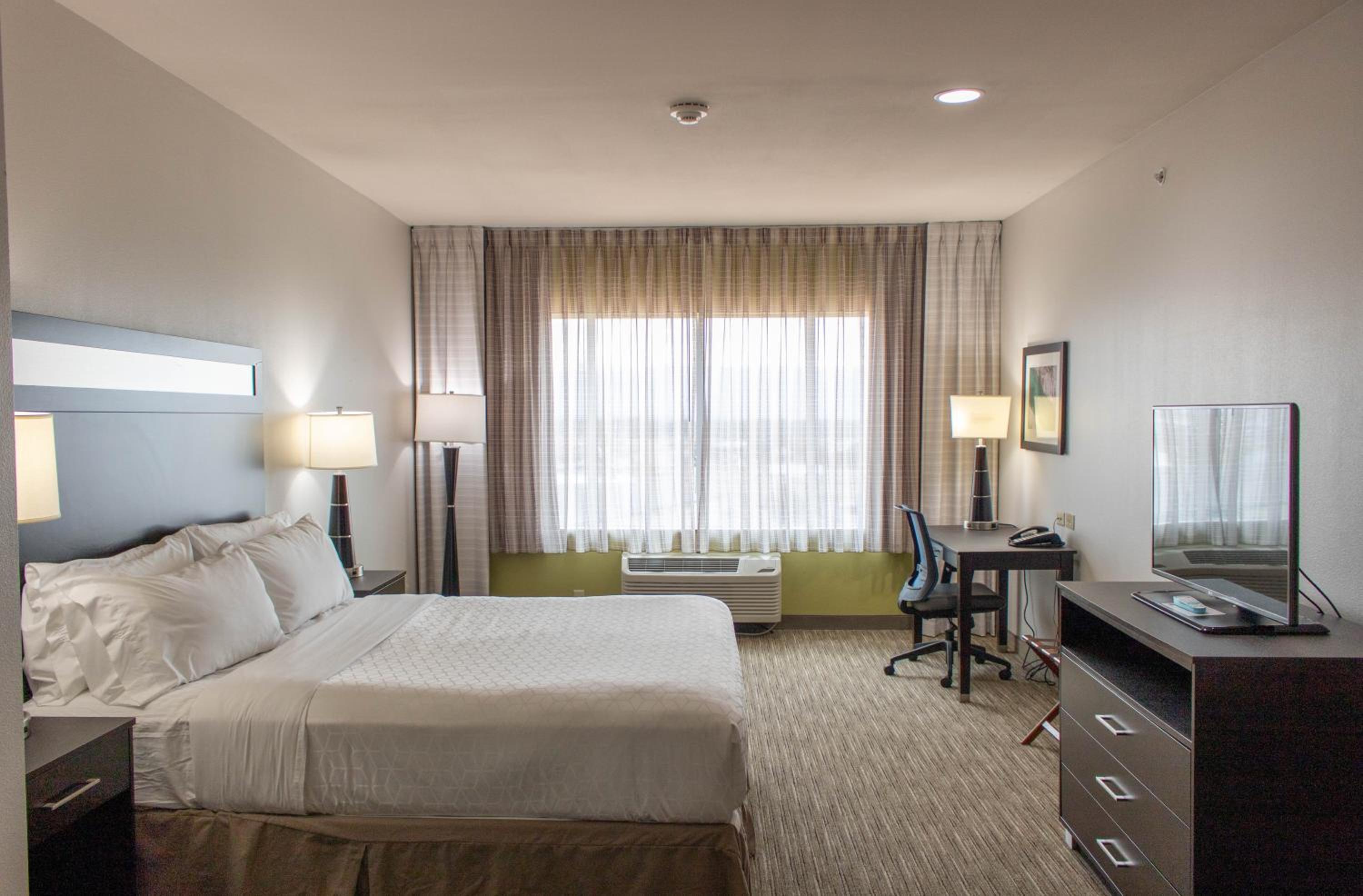 Suite - Hearing Accessible - Non-Smoking photo 1
