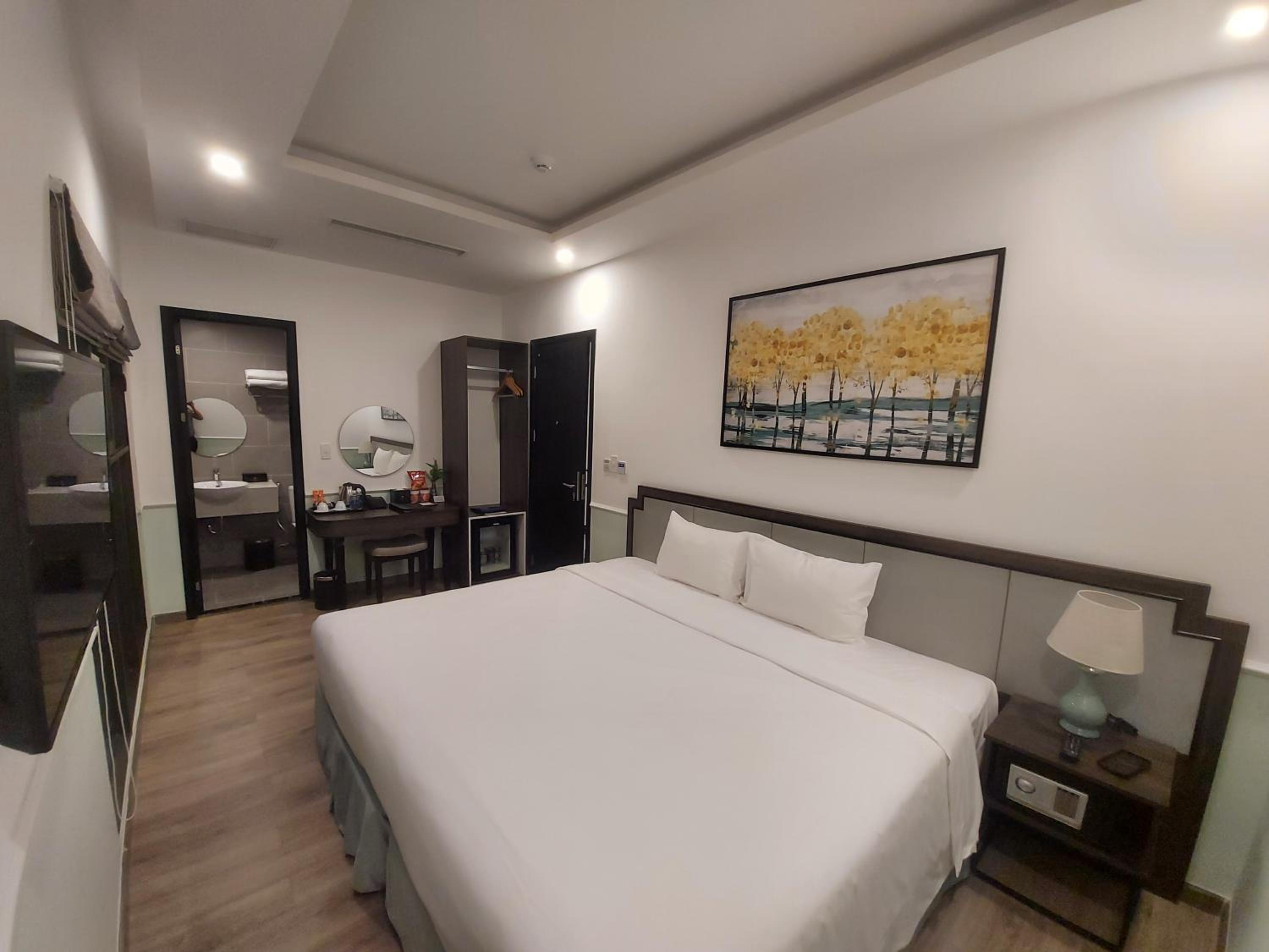 Superior King Room