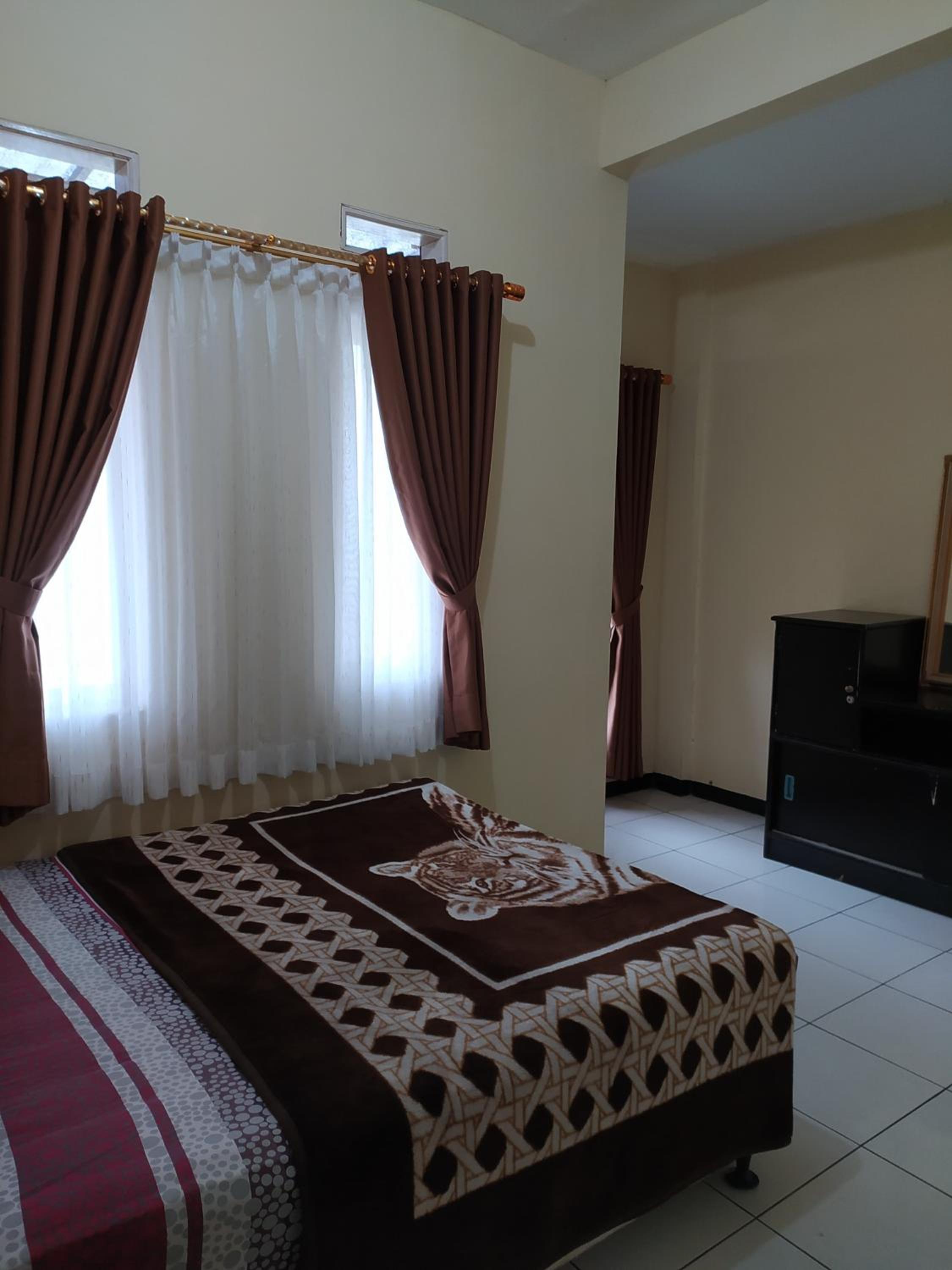 Three-Bedroom Villa - Photo 3