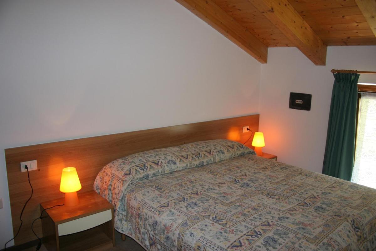 Two-Bedroom Apartment - Attic photo 2