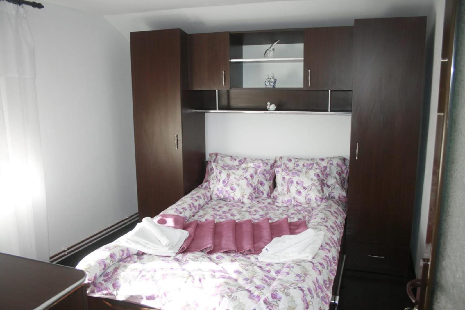 Double Room - Photo 9