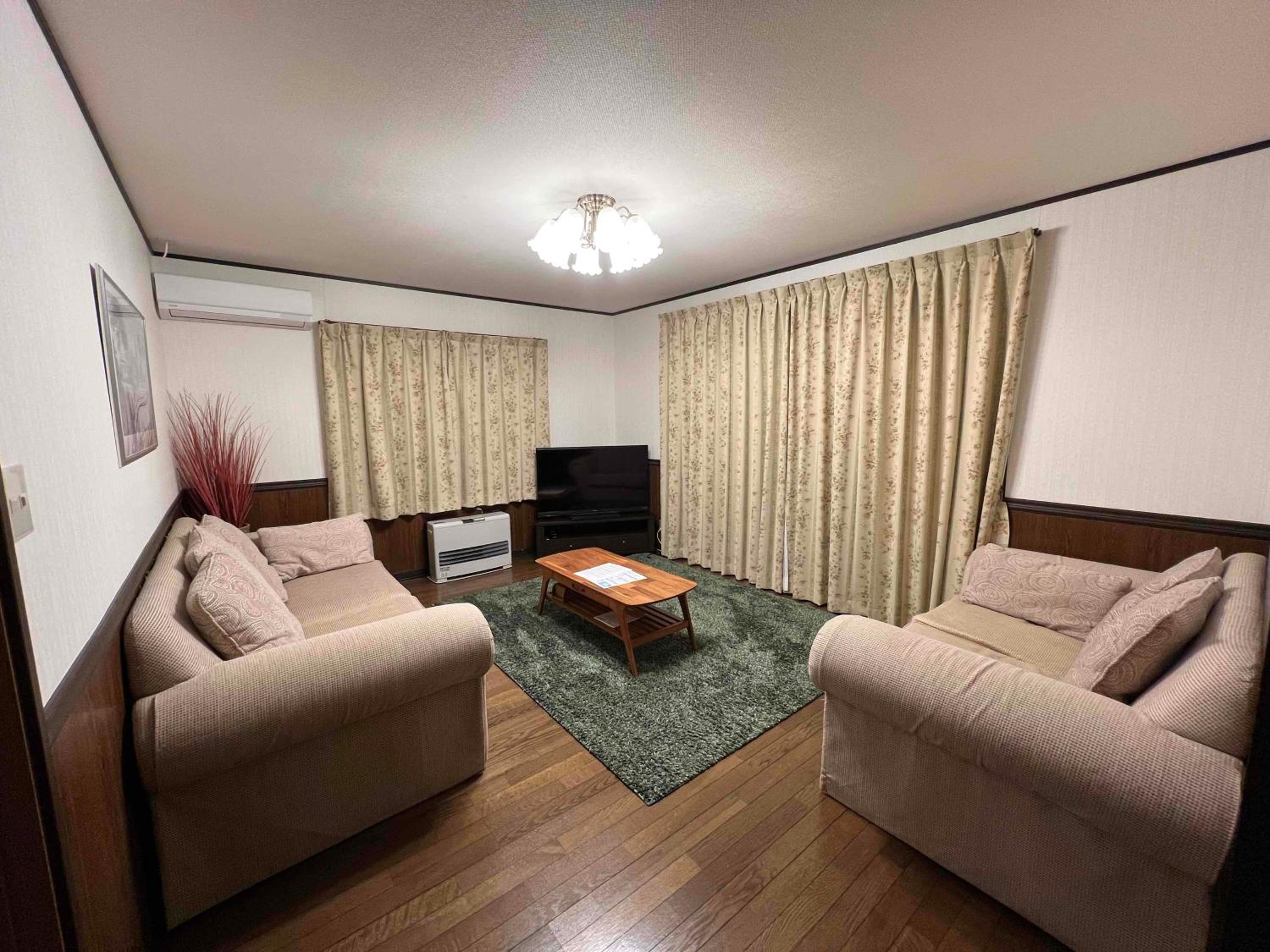 Three-Bedroom Chalet - Photo 8