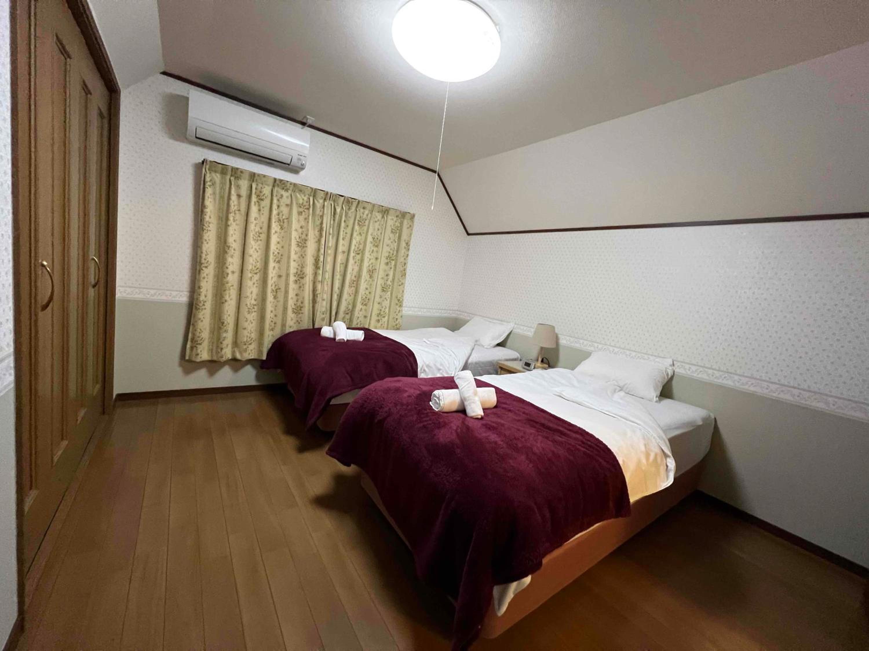 Three-Bedroom Chalet - Photo 9