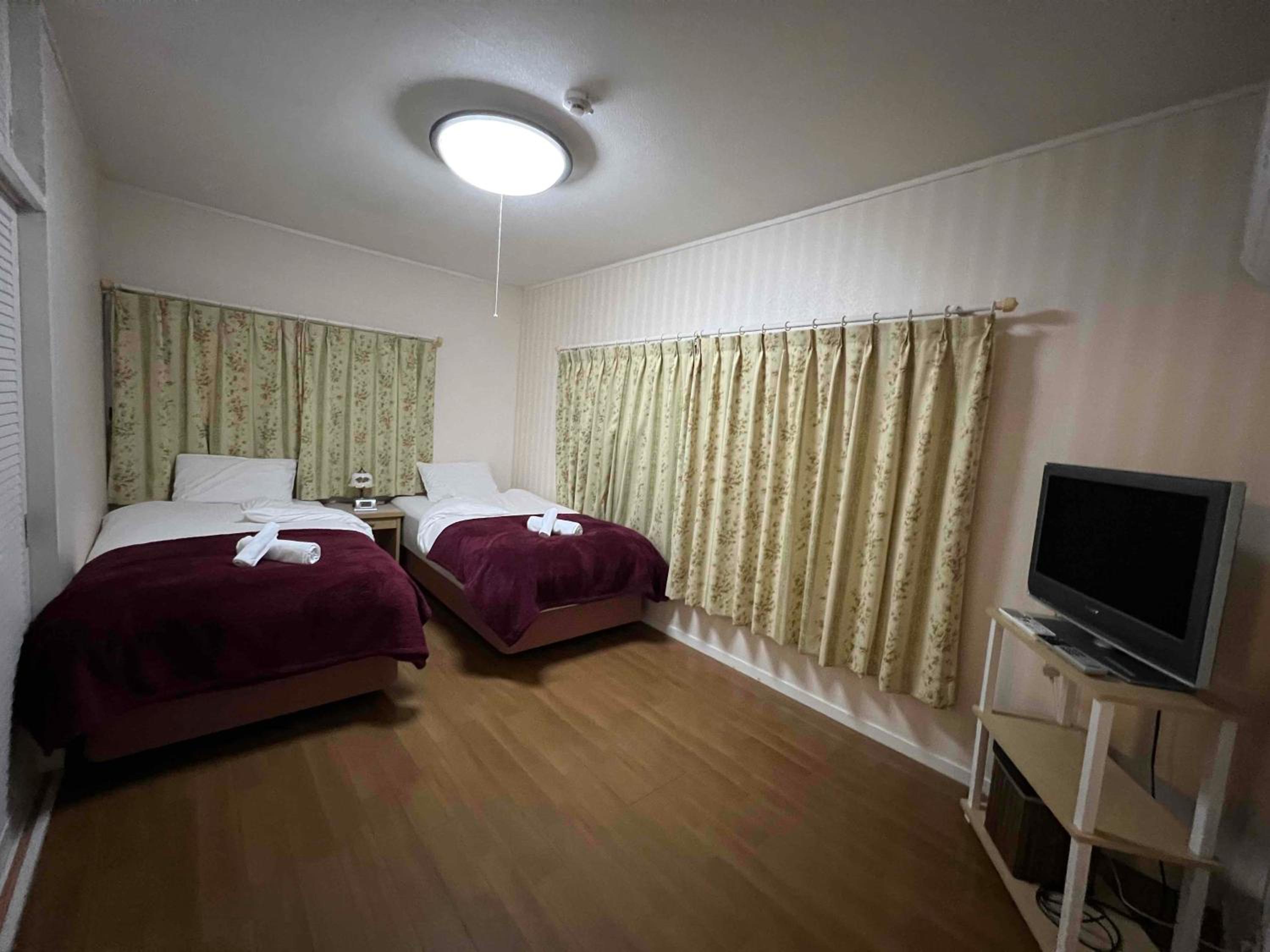 Three-Bedroom Chalet - Photo 10