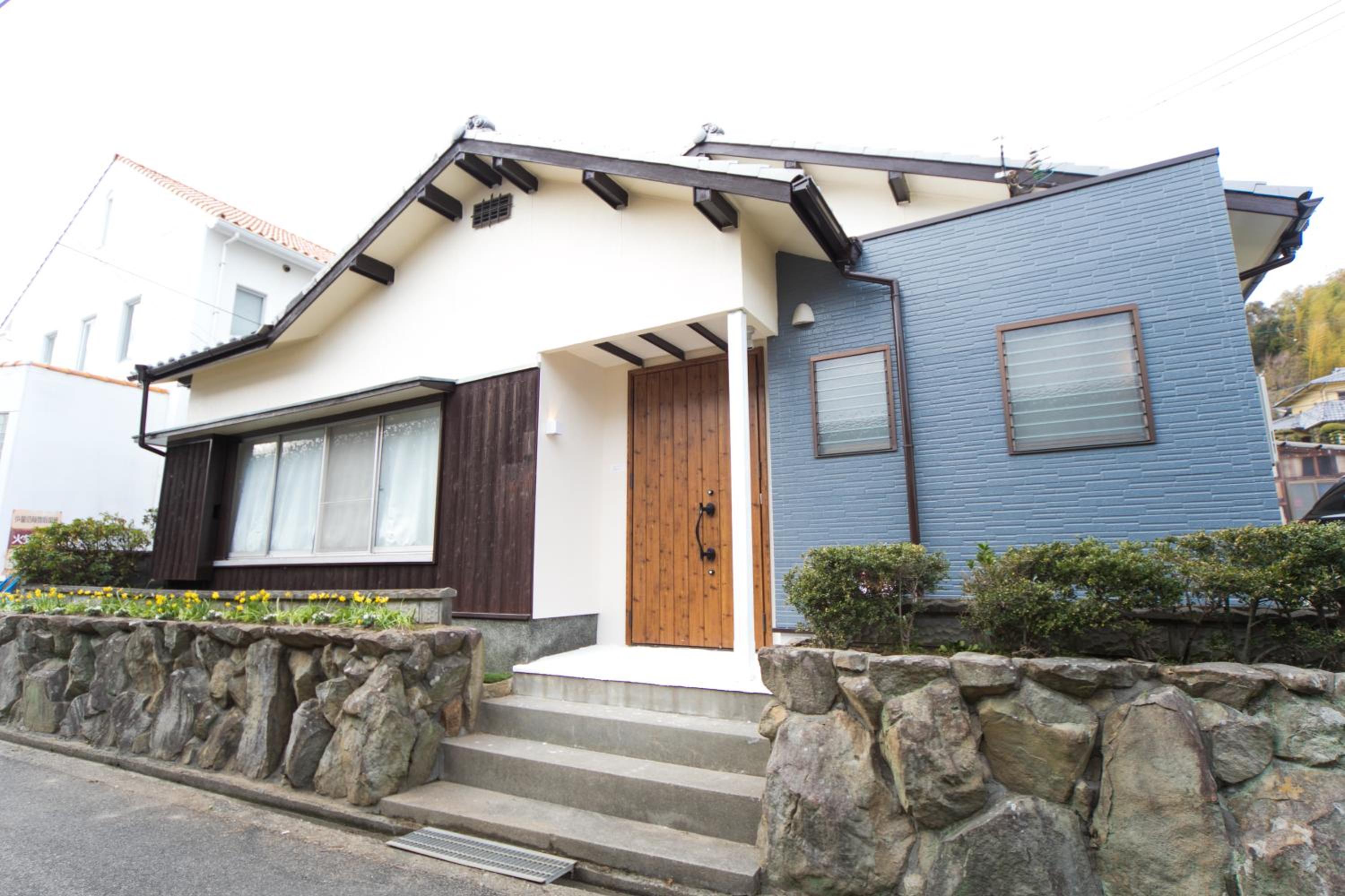 Three-Bedroom House - Photo 11