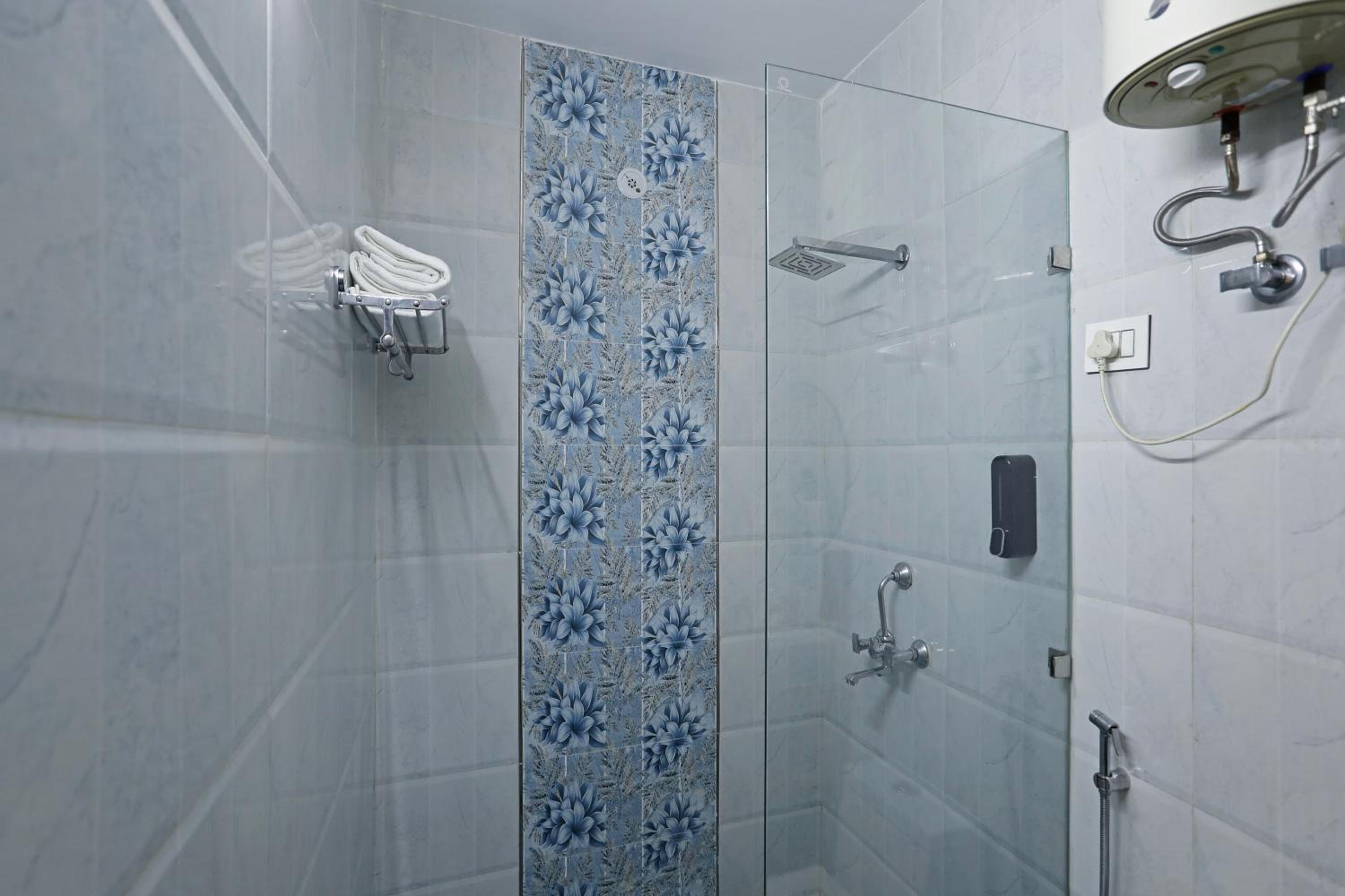 Budget Double Room - Photo 4
