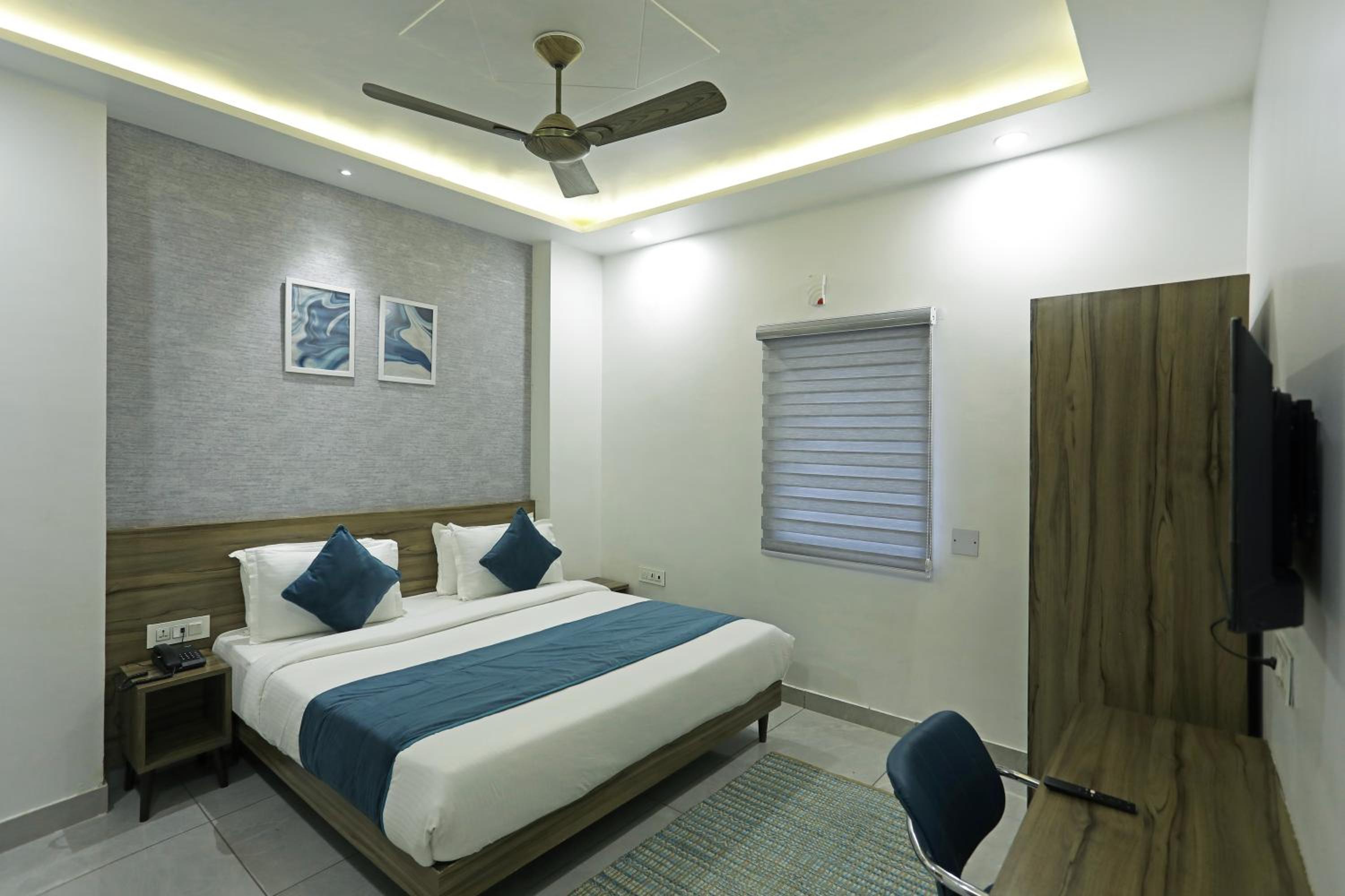 Deluxe Double Room - Photo 14