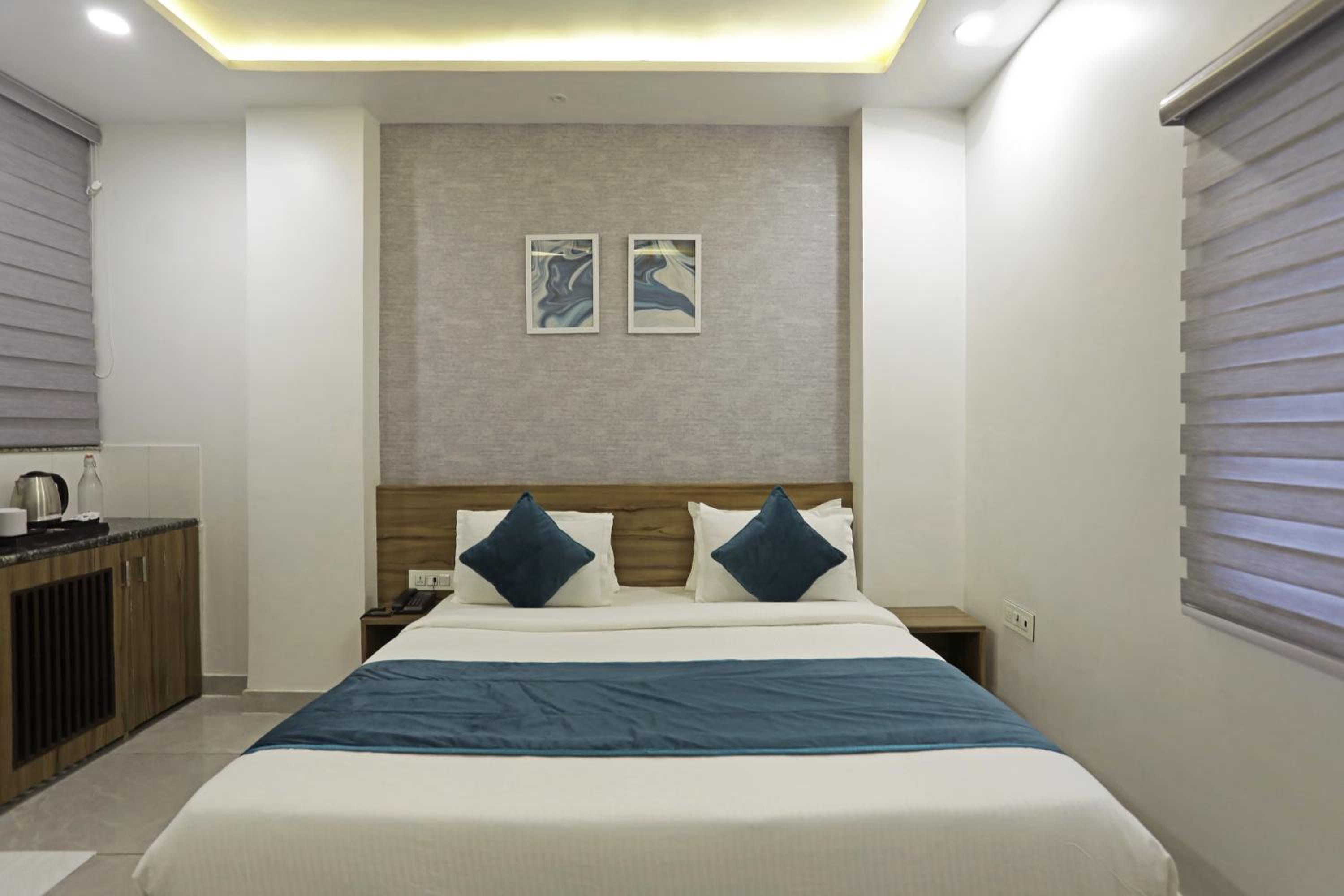Deluxe Double Room - Photo 15