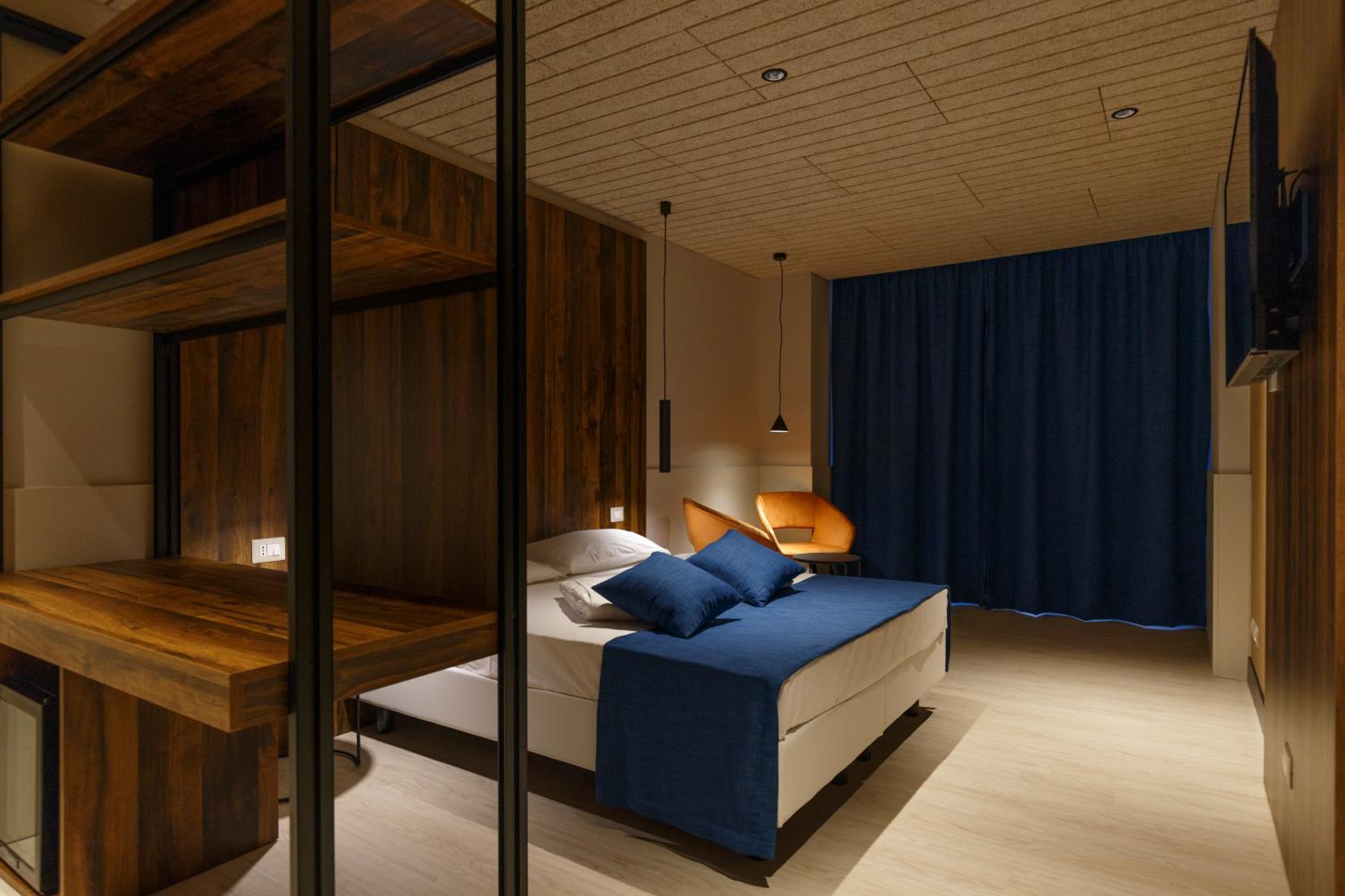 Deluxe Double Room with Balcony - Photo 1