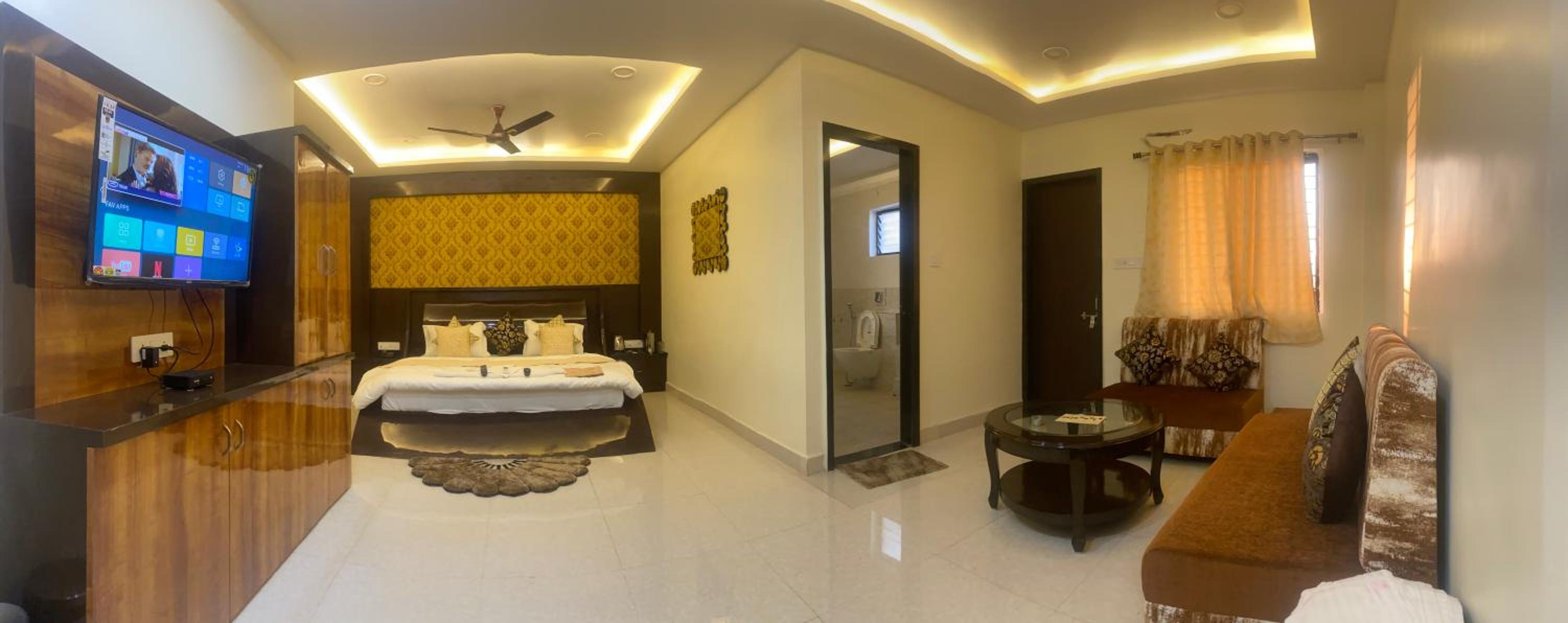 Suite - Photo 3