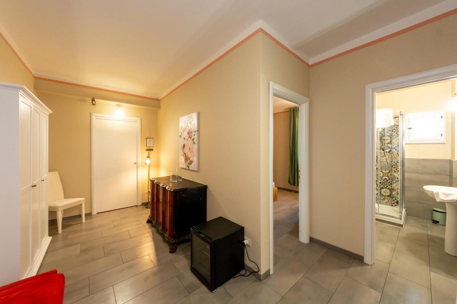 Deluxe Double Room - Photo 10