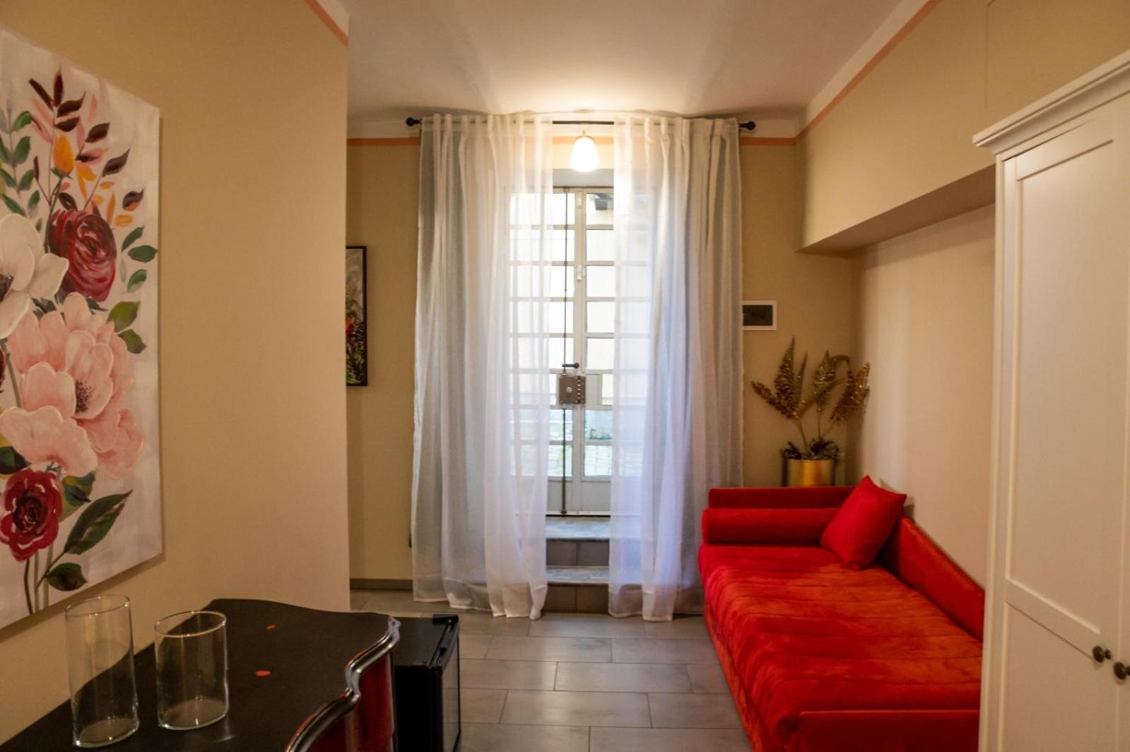 Deluxe Double Room - Photo 9