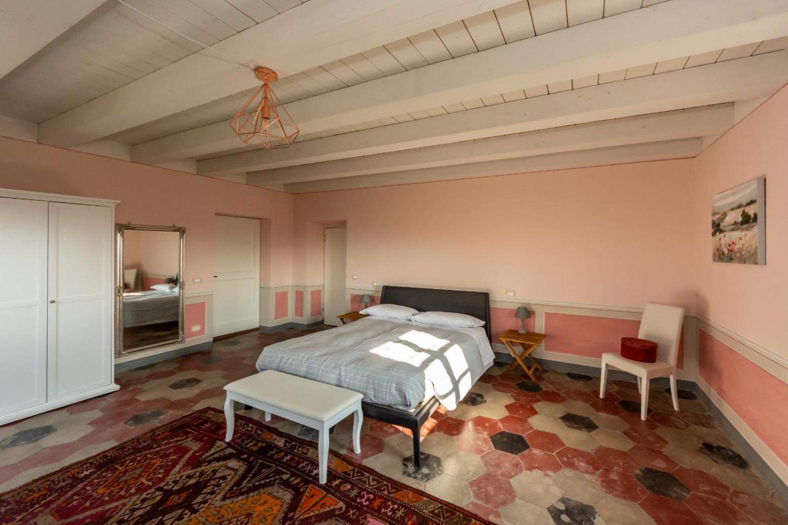 Superior Suite - Photo 2