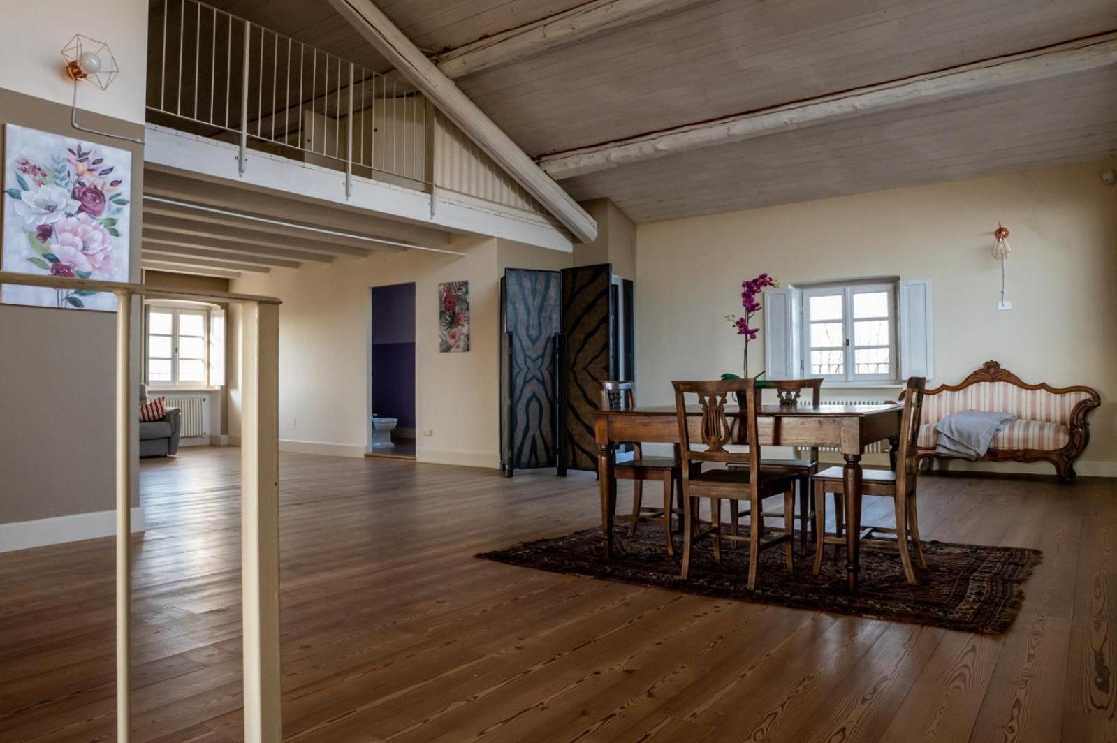 Superior Suite - Photo 9
