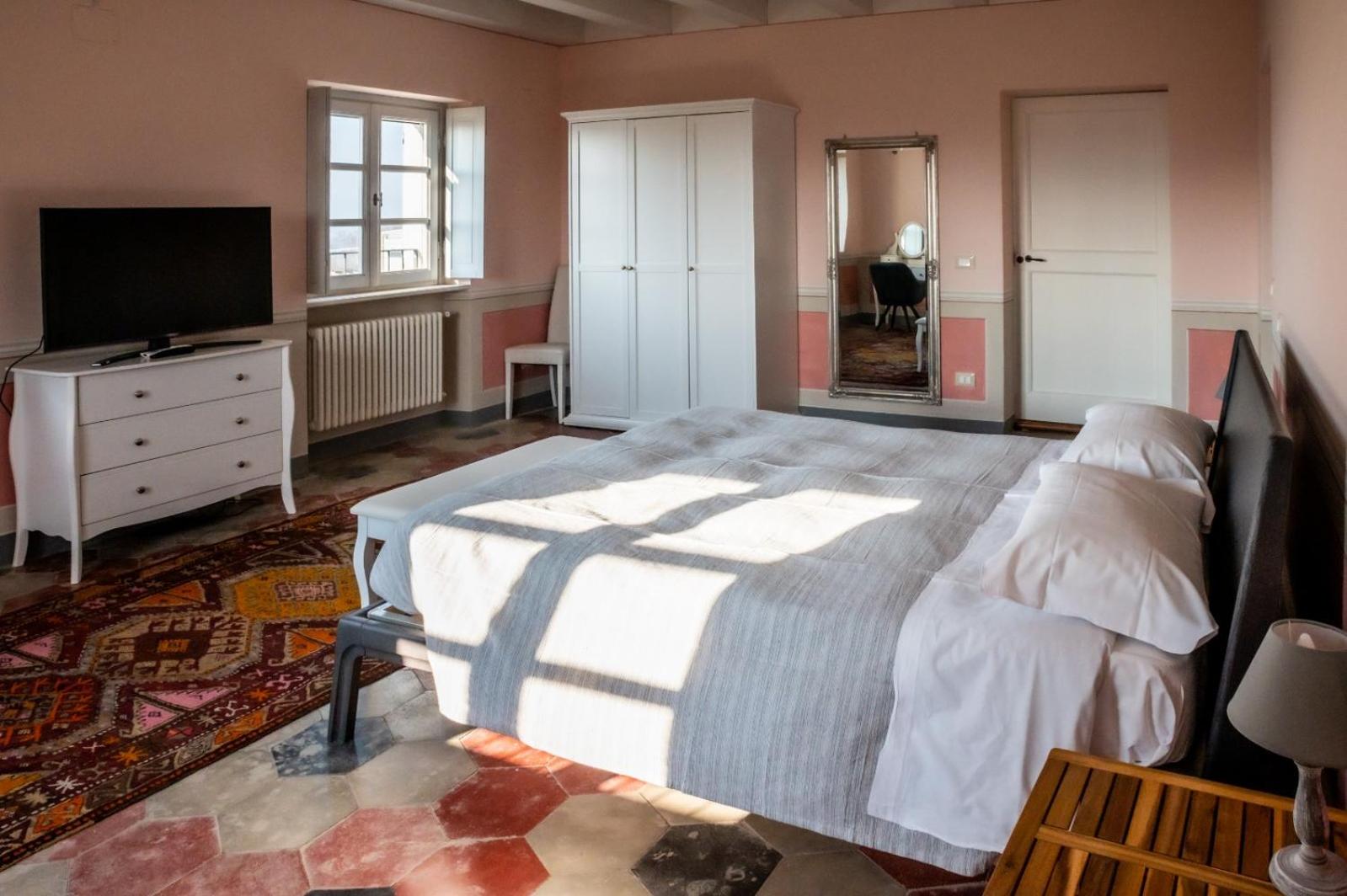 Superior Suite - Photo 6